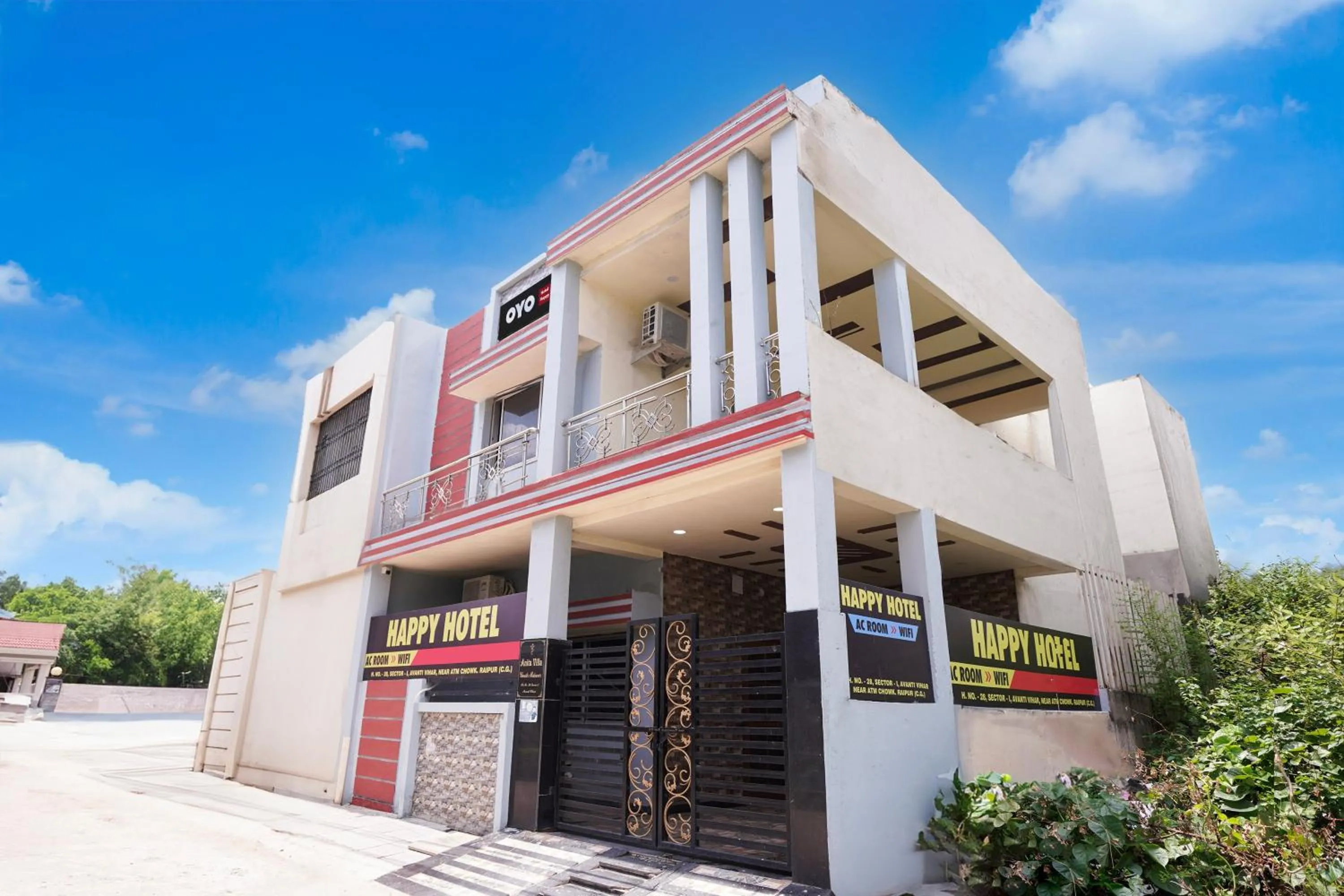 Facade/entrance in Hotel O Happy Hotel