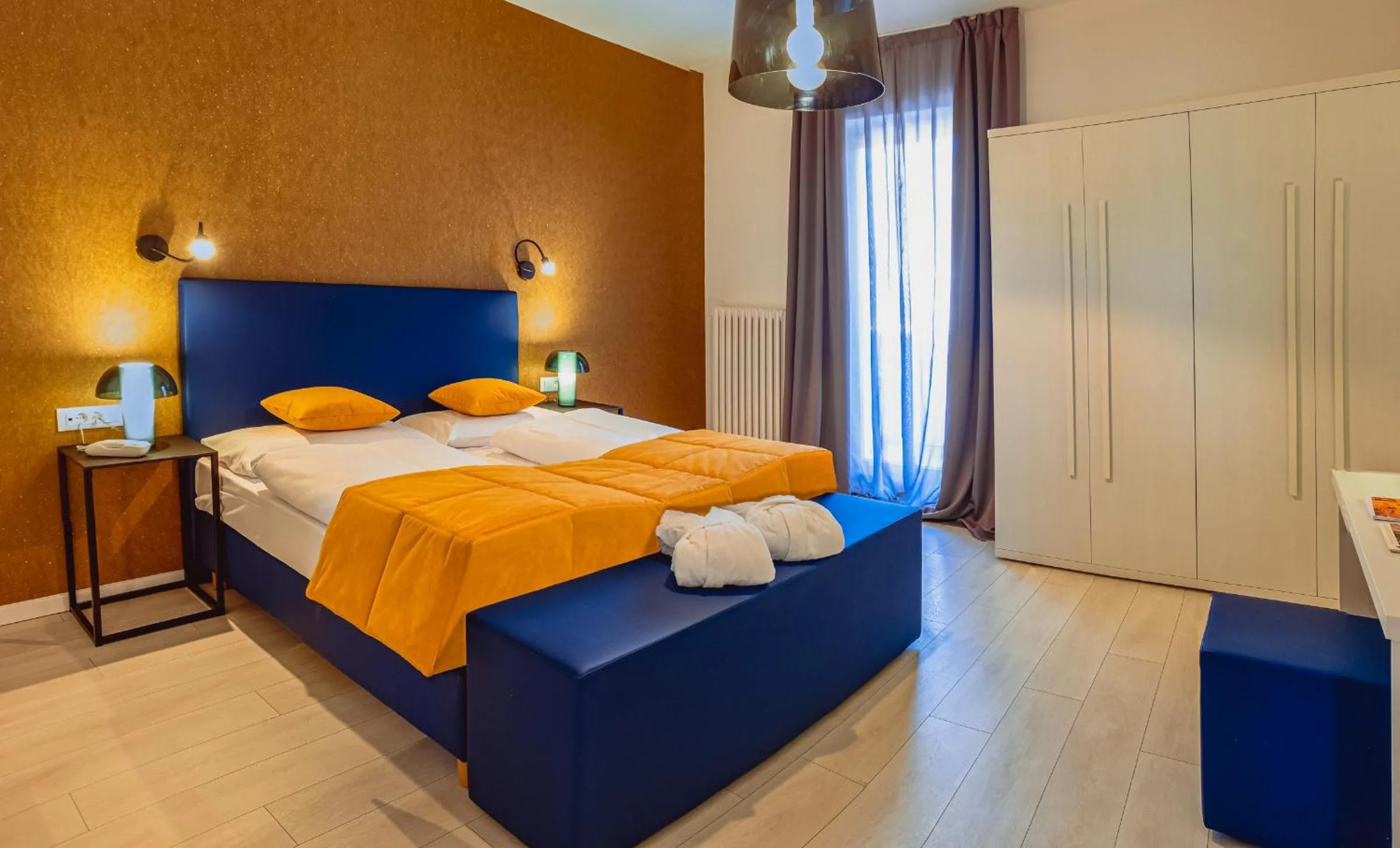 Bed in SCHLOSSHOF SÜDTIROL - Hotel & Camping Resort