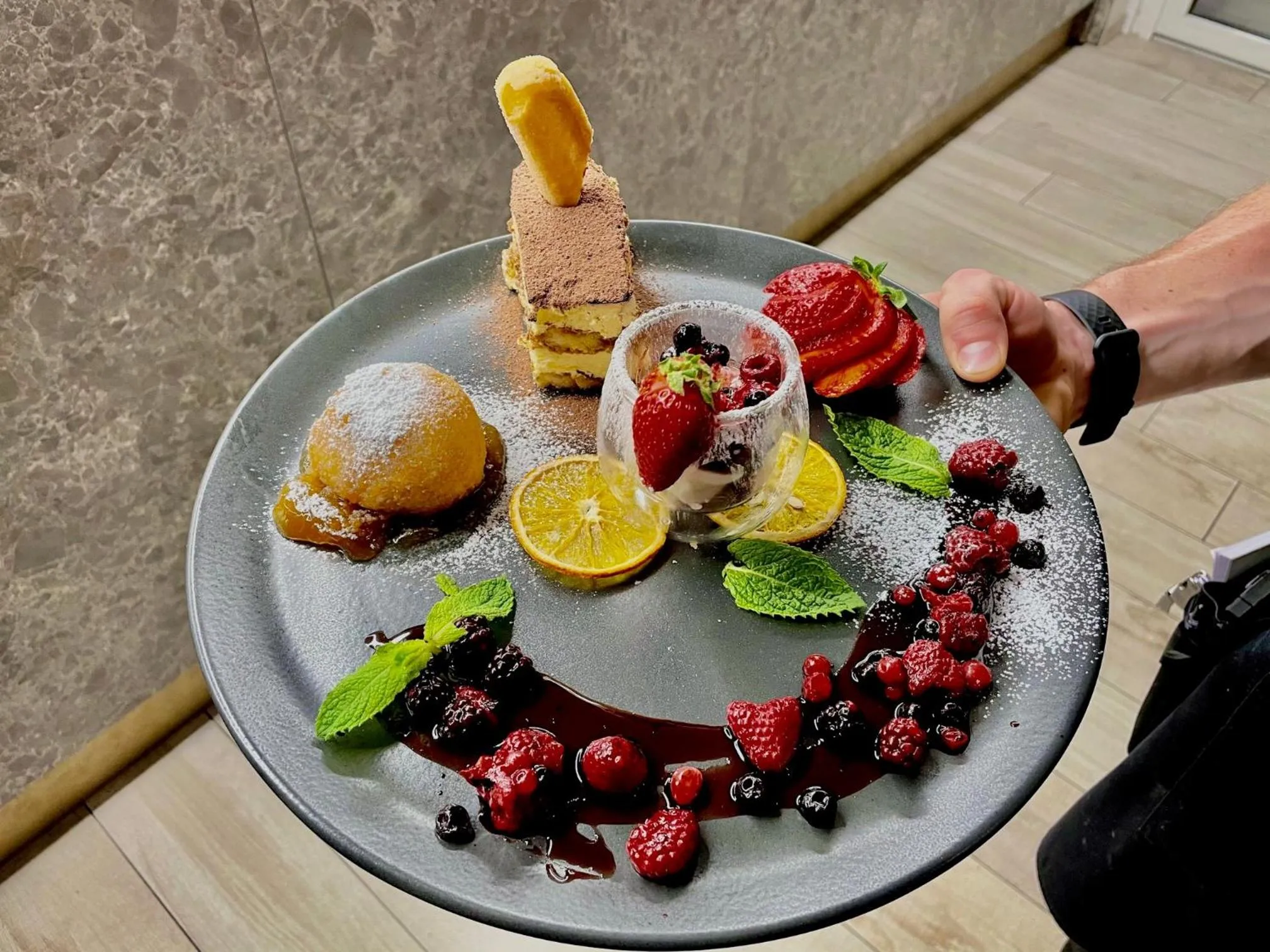 SCHLOSSHOF SÜDTIROL - Hotel & Camping Resort