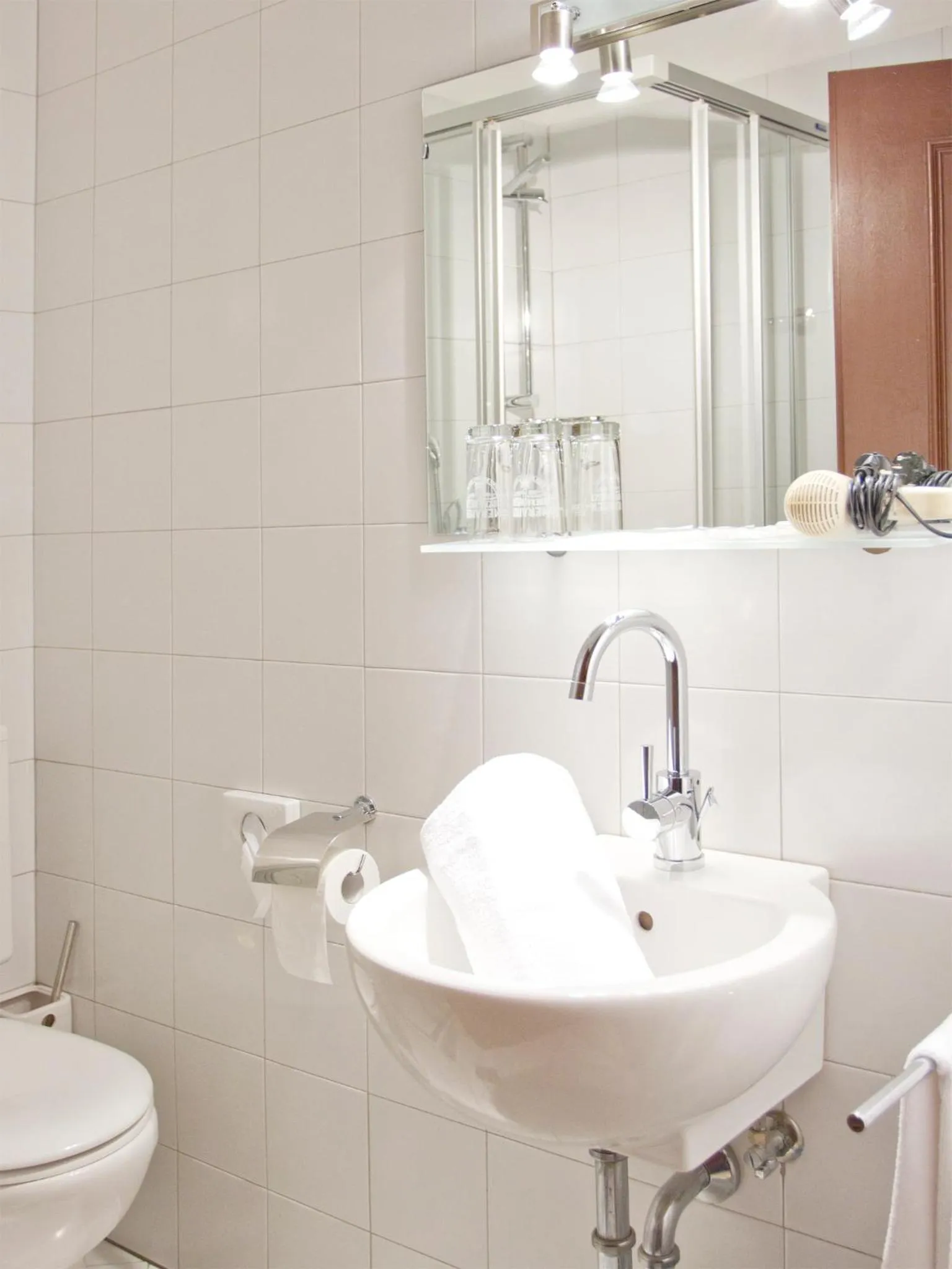 Shower in SCHLOSSHOF SÜDTIROL - Hotel & Camping Resort