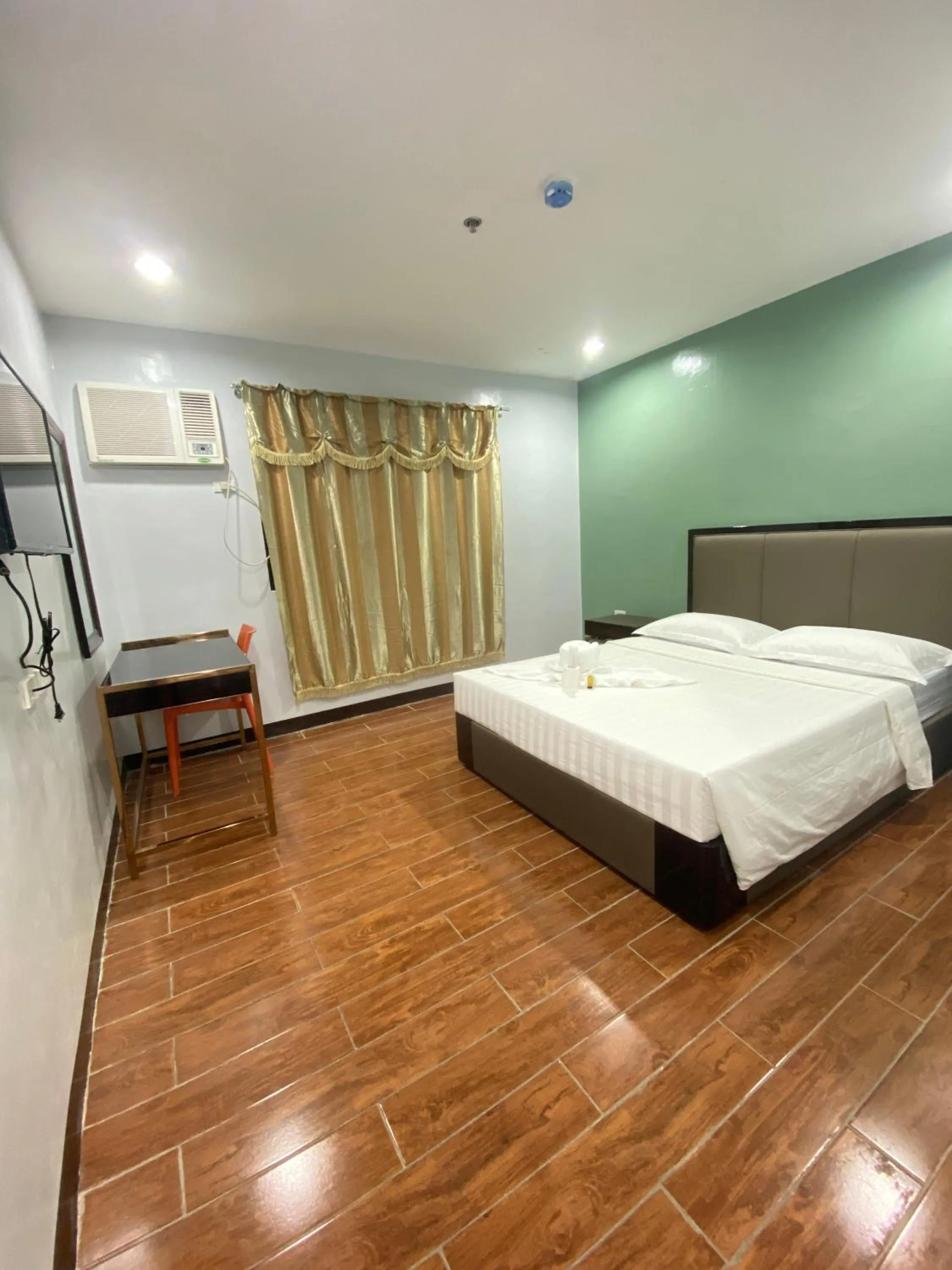 Bedroom, Bed in Asia Jem Hotel - BAYAWAN