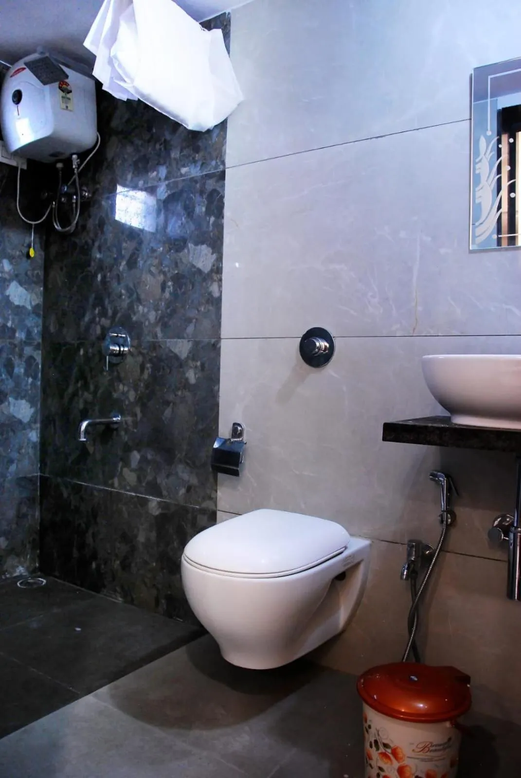 Shower in Hotel Wing Orbit