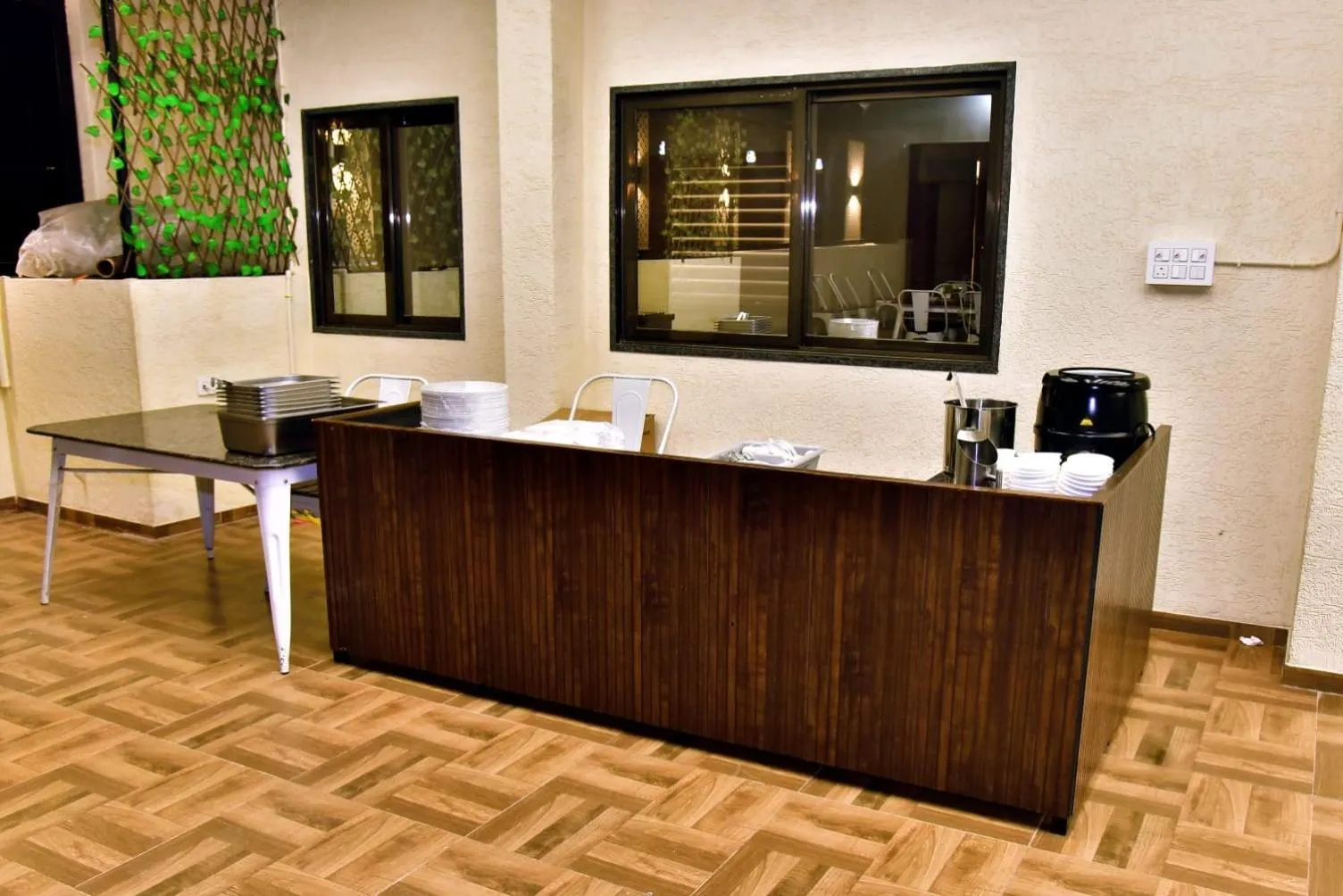 Restaurant/places to eat in Hotel Wing Orbit