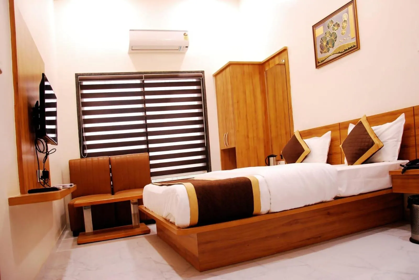 Photo of the whole room, Bed in Hotel Wing Orbit