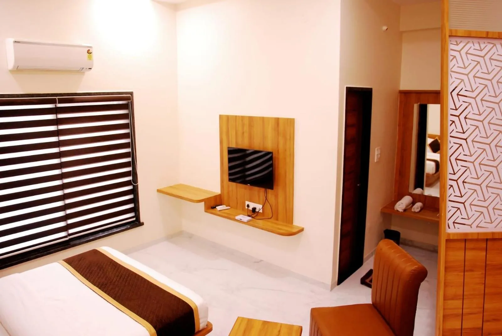 Photo of the whole room, Bed in Hotel Wing Orbit