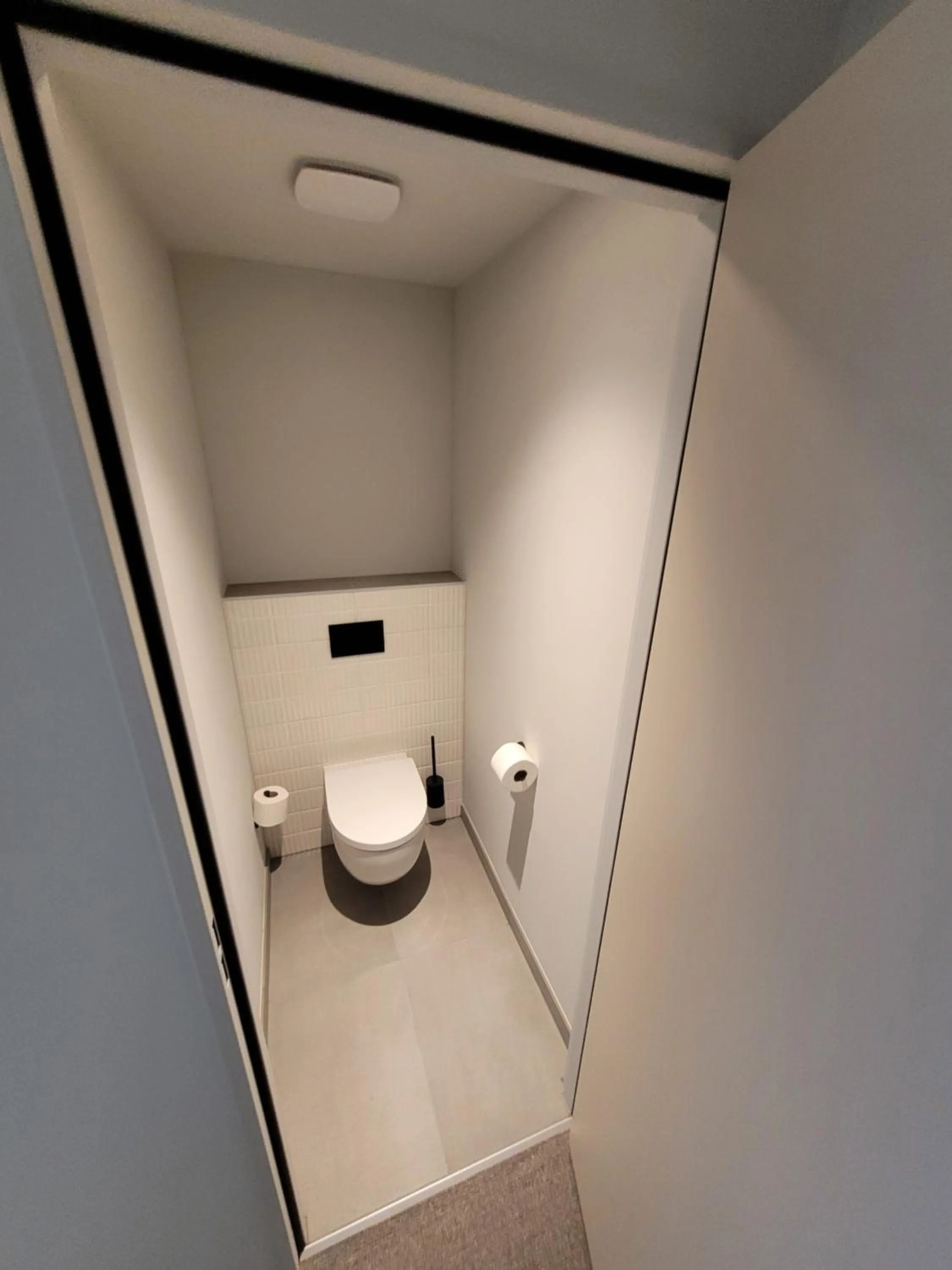 Toilet in Hôtel AKENA Strasbourg - Hoerdt