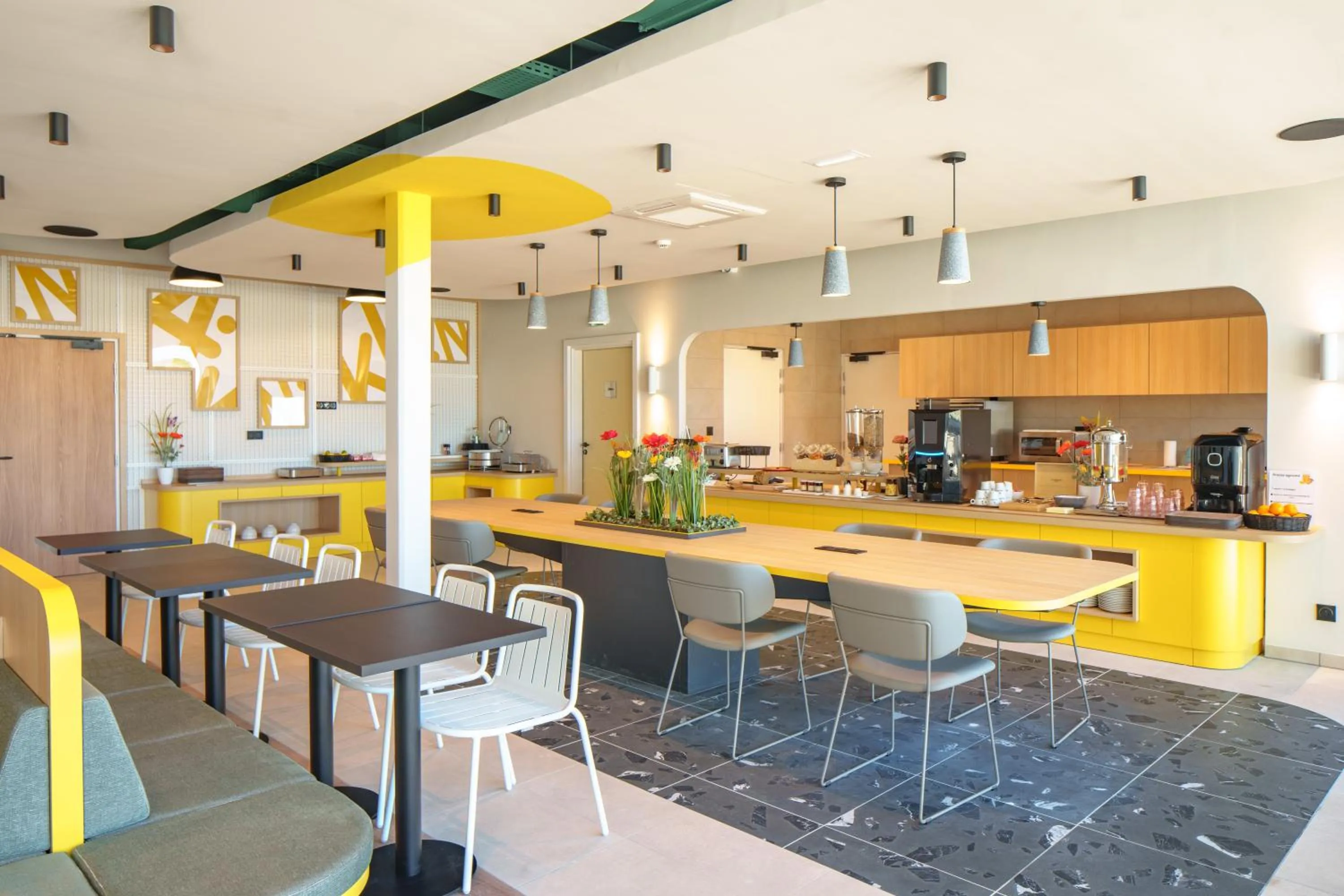 Buffet breakfast in Hôtel AKENA Strasbourg - Hoerdt