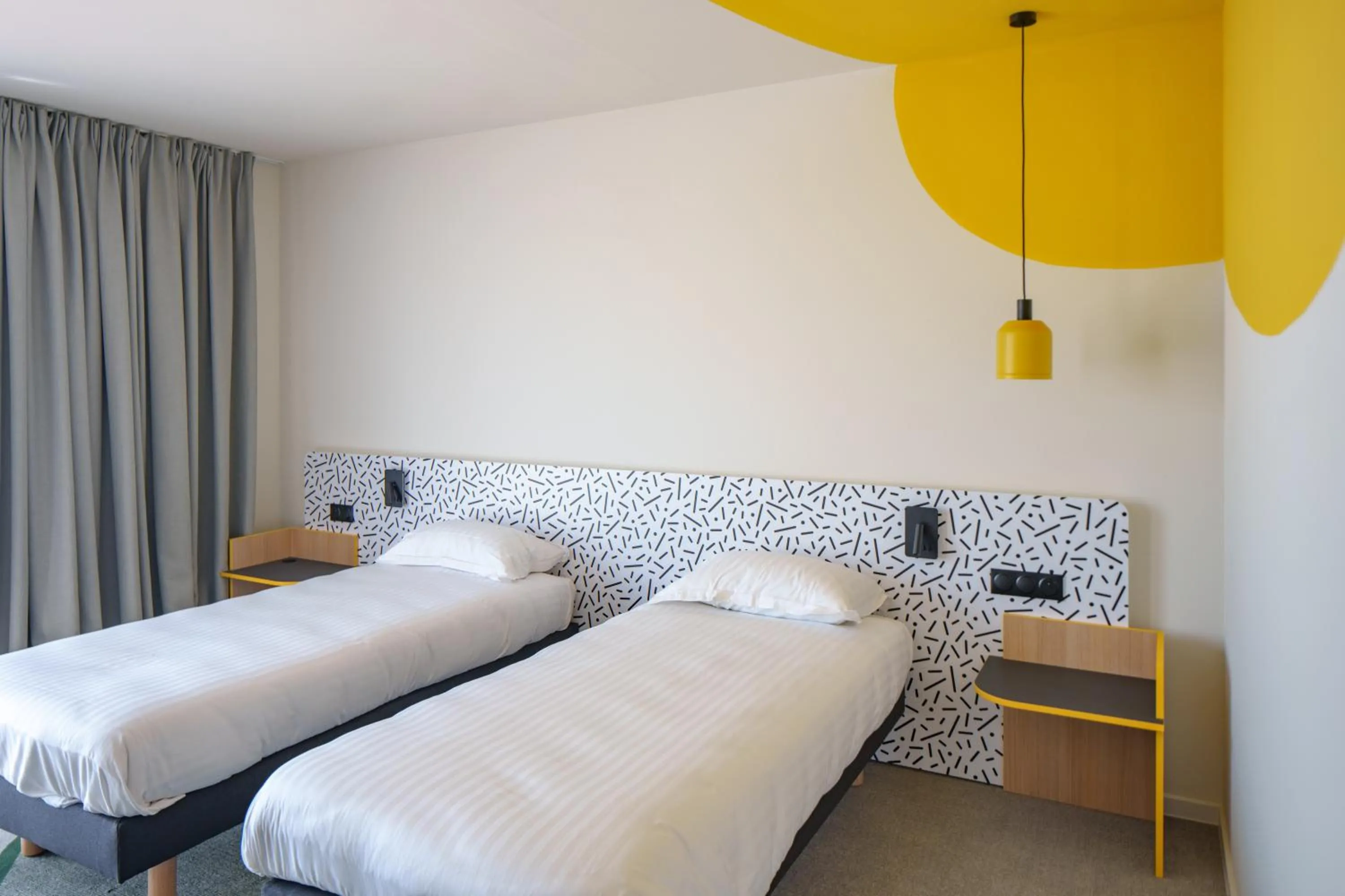 Bed in Hôtel AKENA Strasbourg - Hoerdt