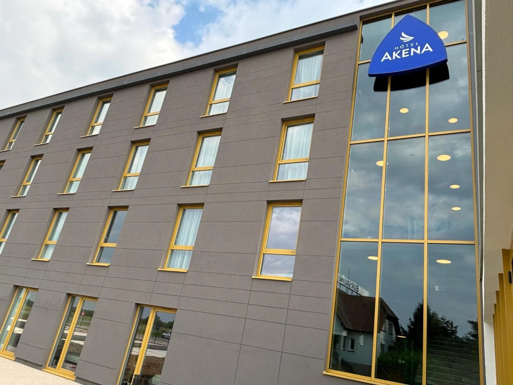 Property building in Hôtel AKENA Strasbourg - Hoerdt