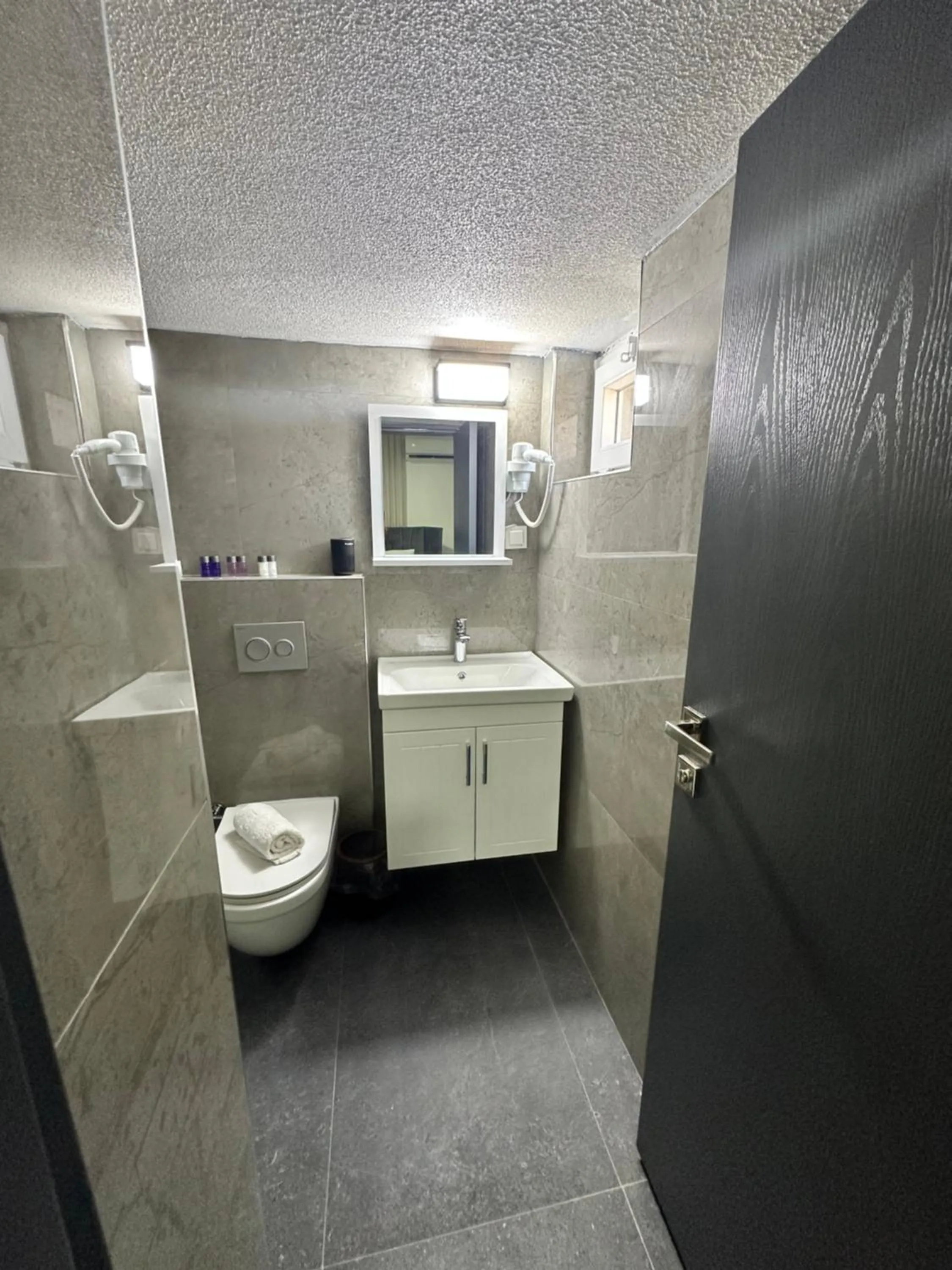 Shower in Davidson Boutique Hotel