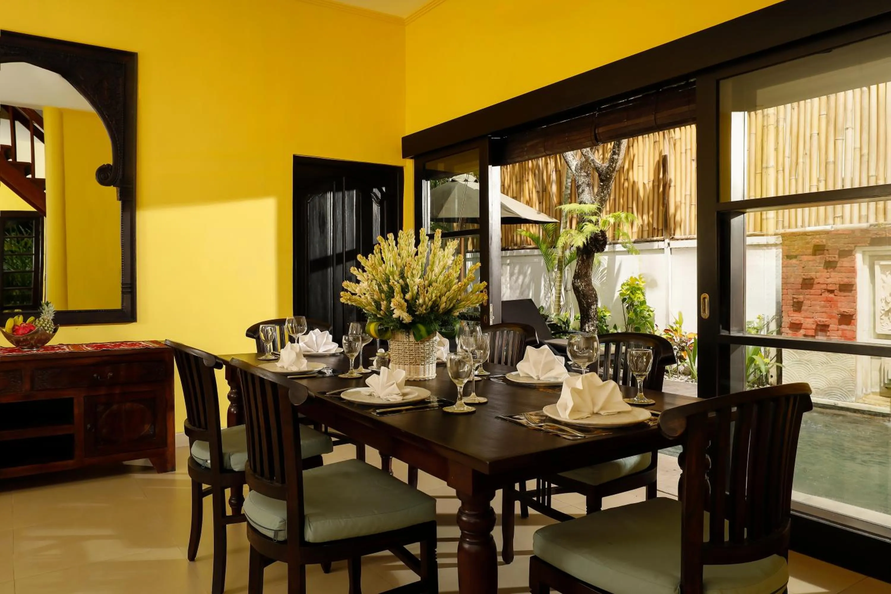 Living room in Shanti Estate Seminyak by Nakula