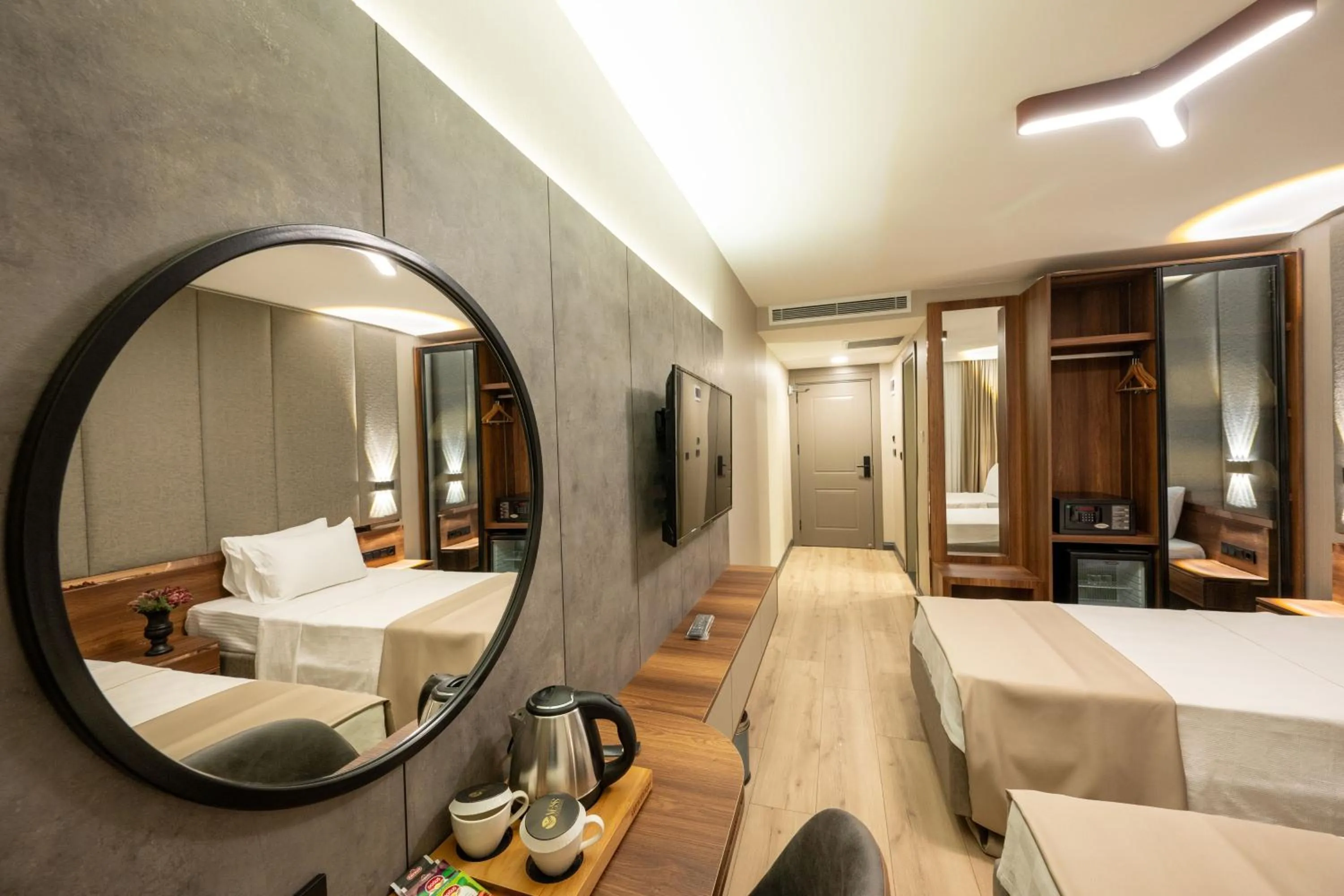 Photo of the whole room, Bed in Vess Hotel