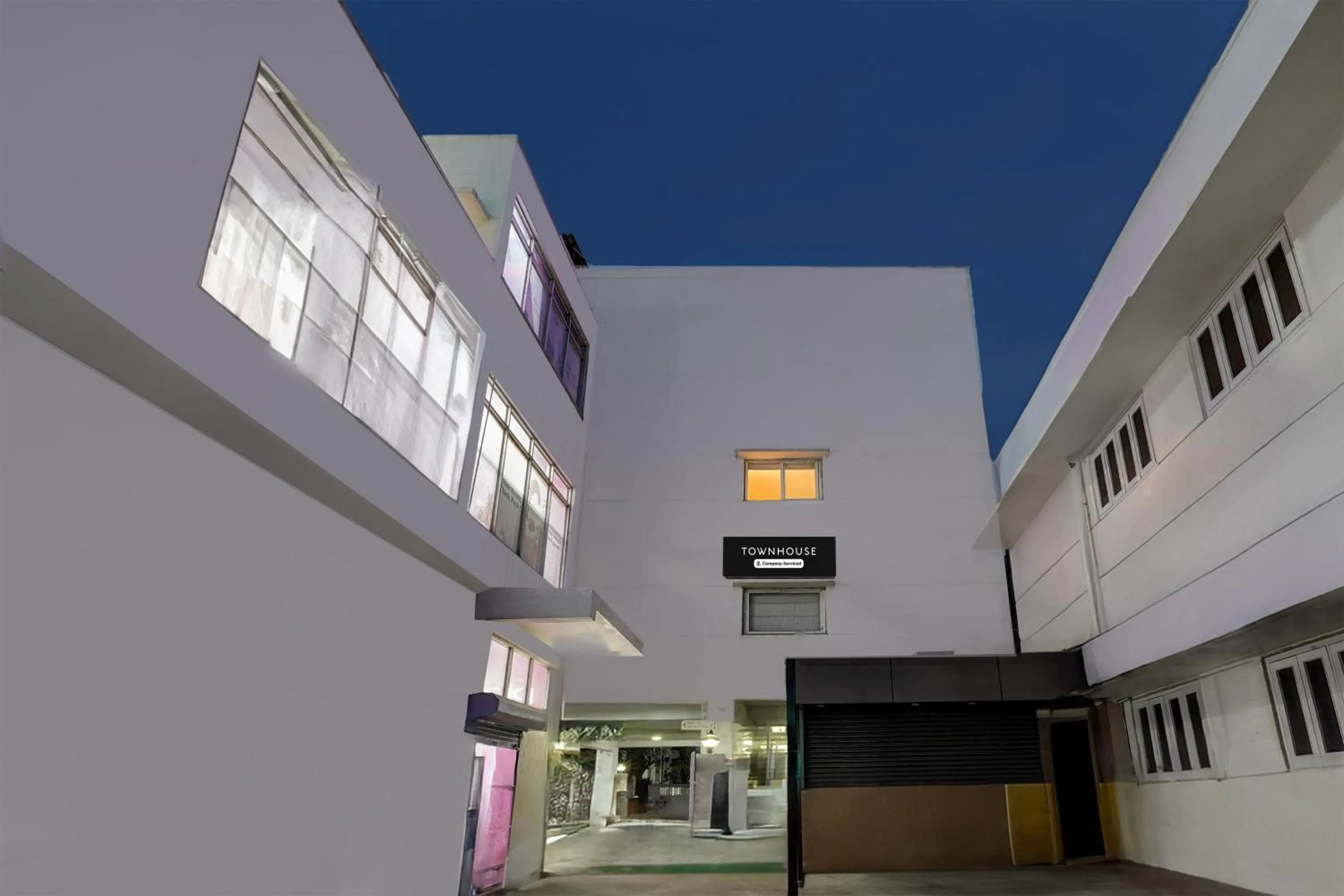 Facade/entrance in Super Townhouse Arcot Road Near Kauvery hospital