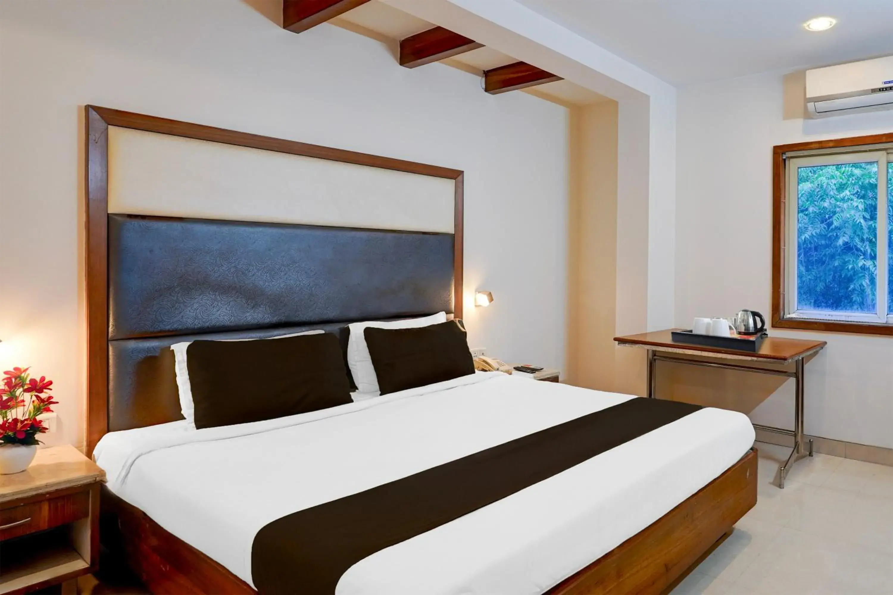 Super Townhouse Arcot Road Near Kauvery hospital Super Townhouse Arcot Road Near Kauvery hospital