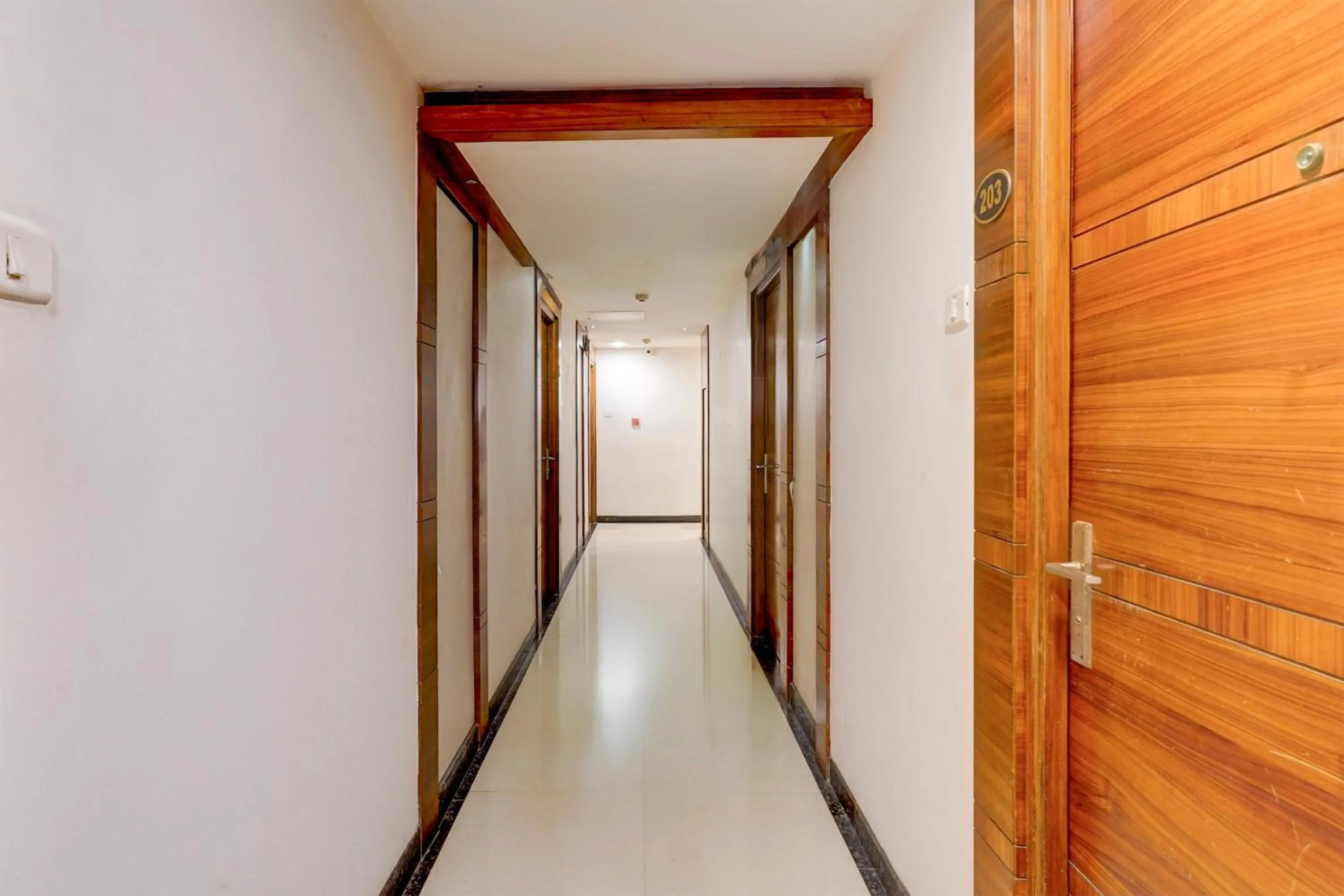 Lobby or reception in Super Townhouse Arcot Road Near Kauvery hospital
