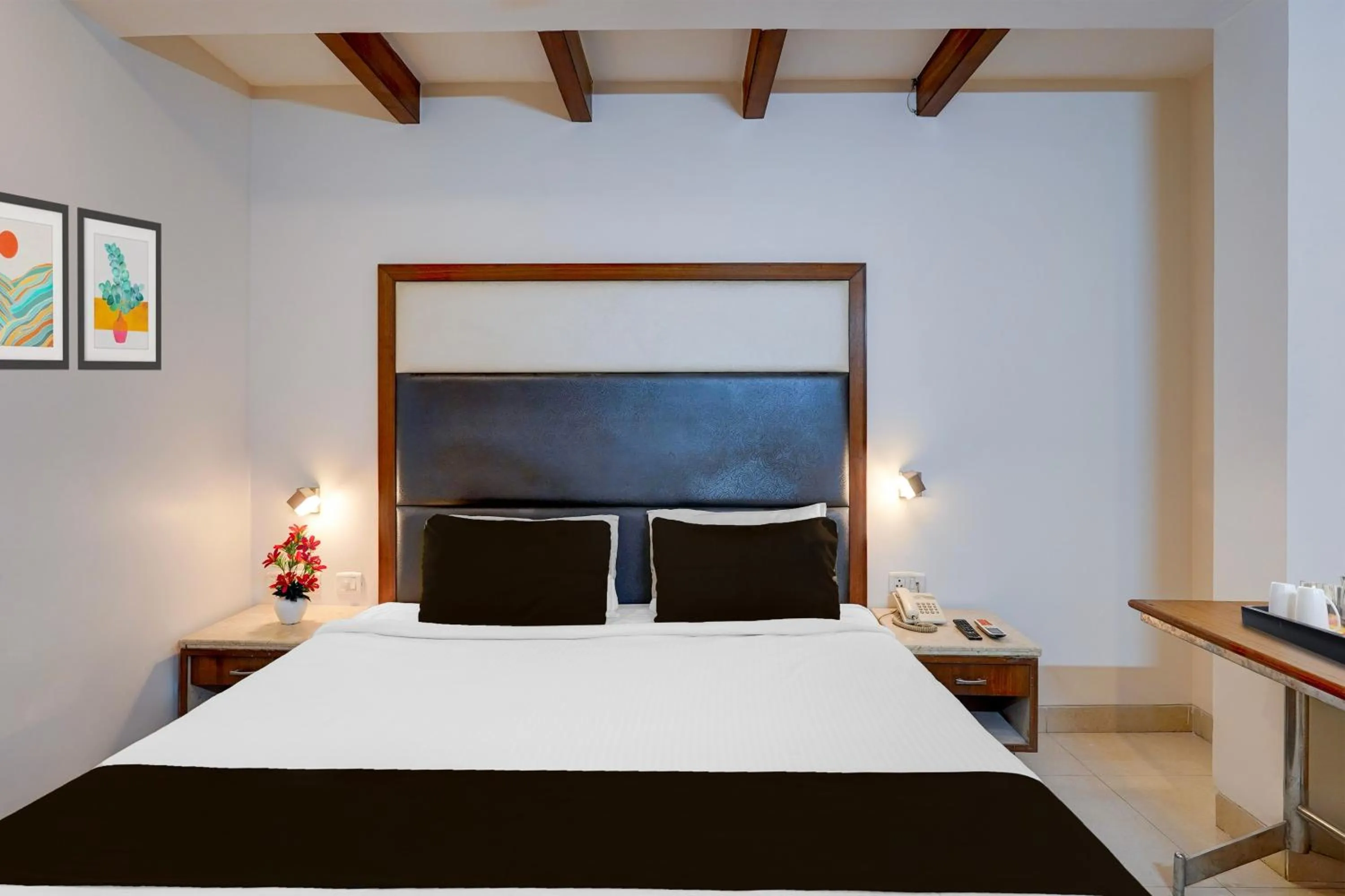 Bedroom, Bed in Super Townhouse Arcot Road Near Kauvery hospital