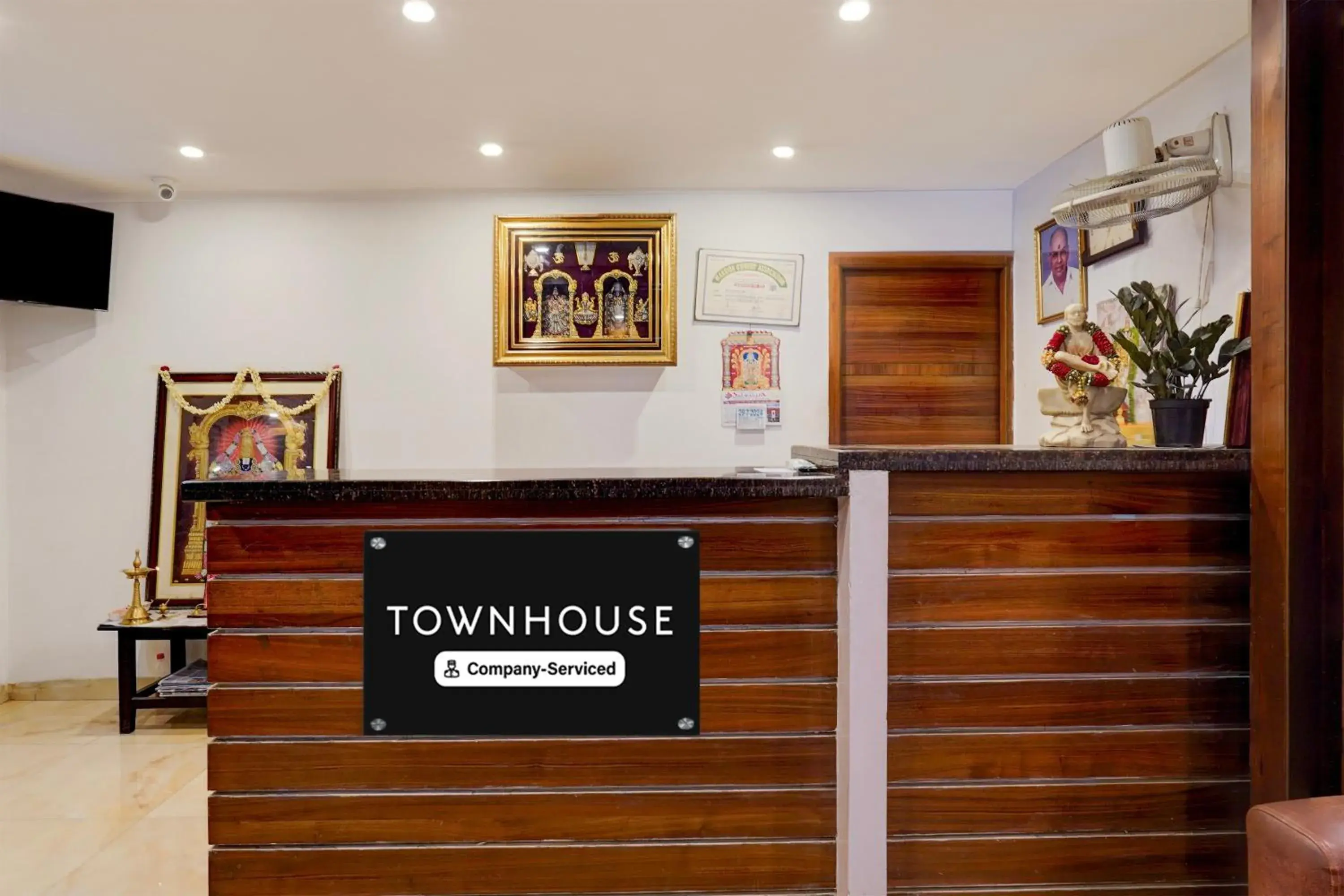 Super Townhouse Arcot Road Near Kauvery hospital Super Townhouse Arcot Road Near Kauvery hospital