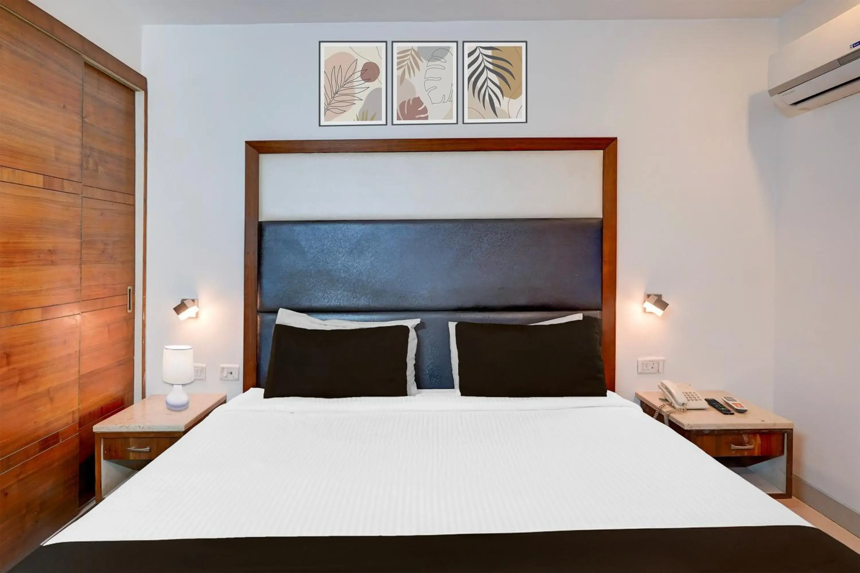 Bedroom, Bed in Super Townhouse Arcot Road Near Kauvery hospital Bedroom, Bed in Super Townhouse Arcot Road Near Kauvery hospital