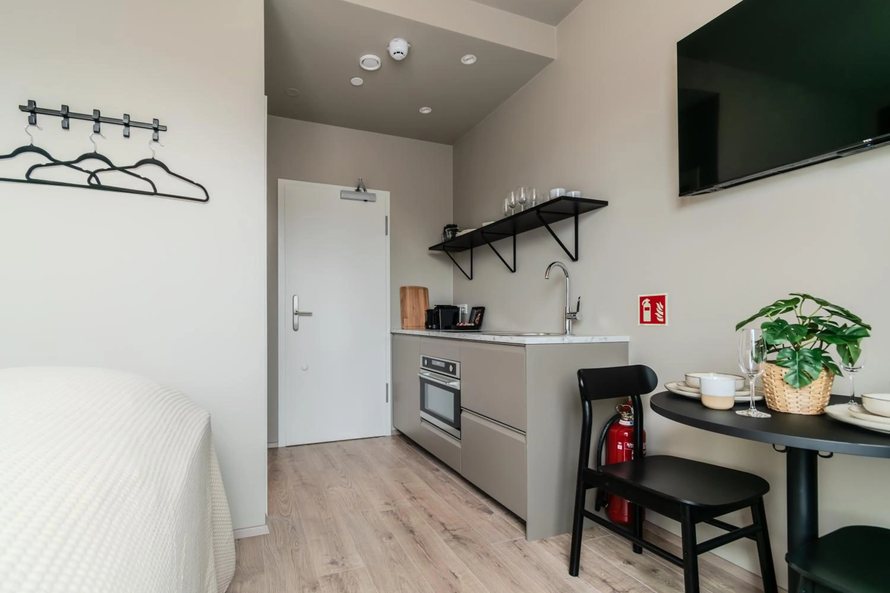 TV and multimedia in Frost Apartments by Heimaleiga