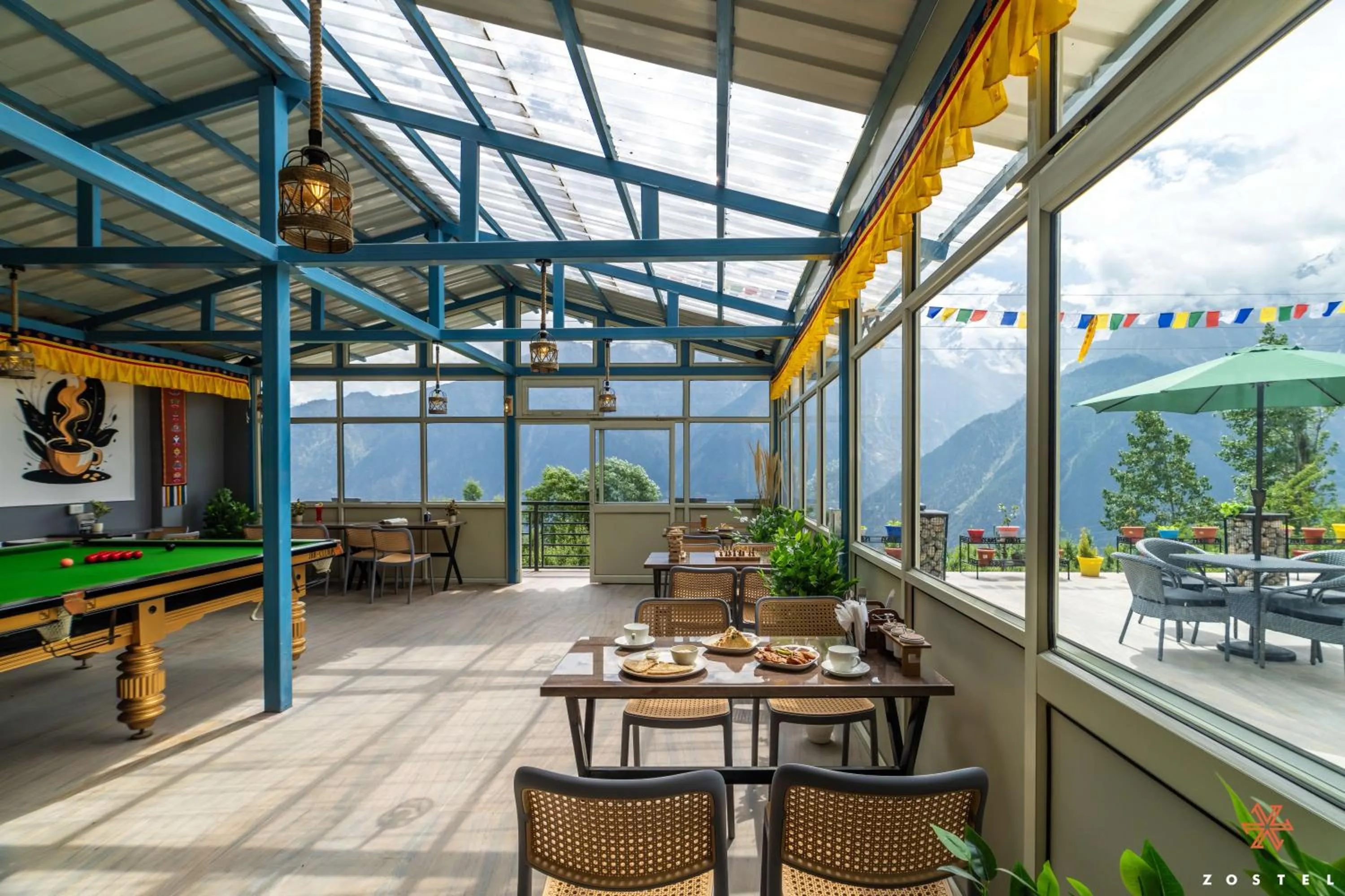 Restaurant/places to eat in Zostel Kalpa