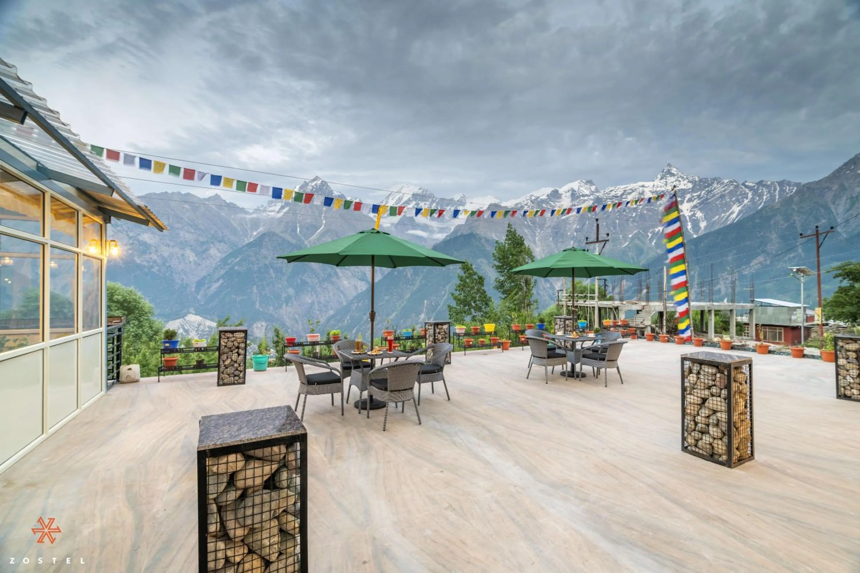 Patio in Zostel Kalpa