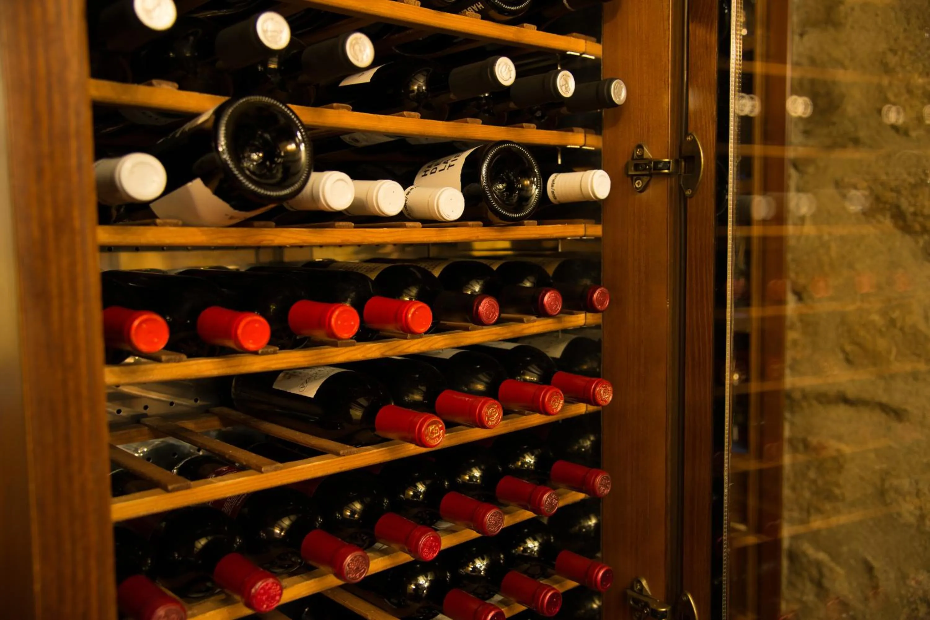 Alcoholic drinks in Hostal Hueso