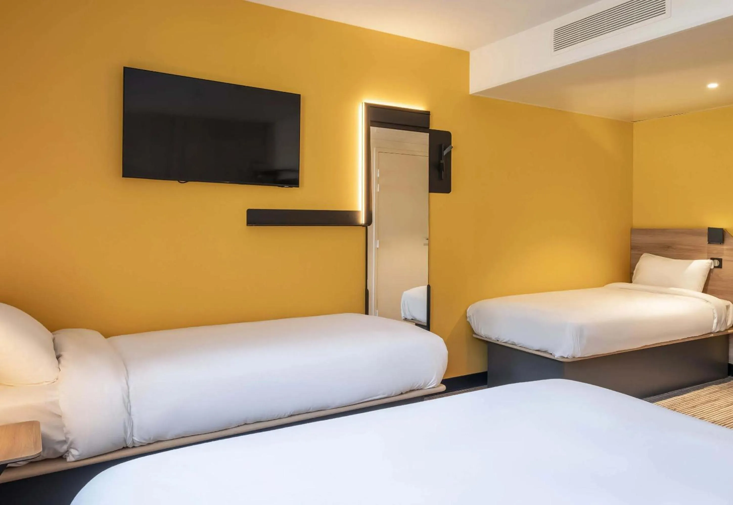 Bedroom, Bed in B&B HOTEL Brest Porte de Gouesnou