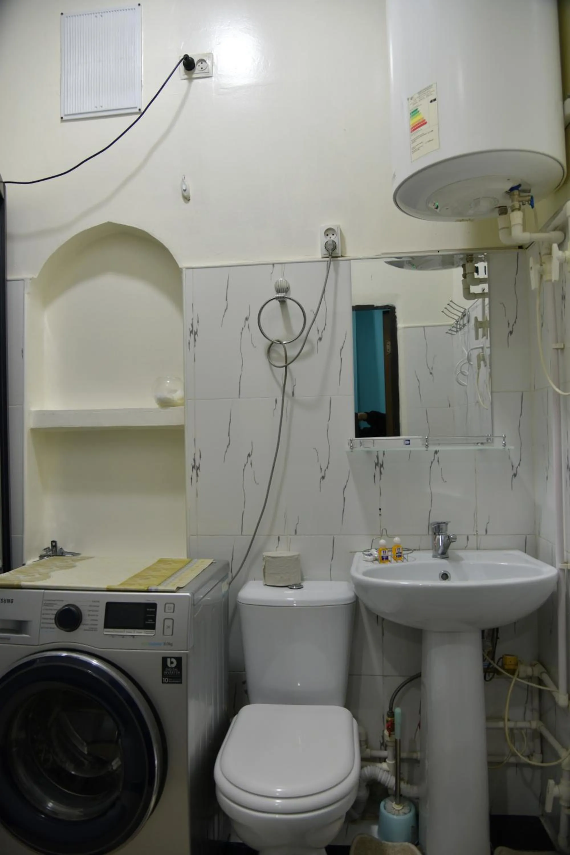 Shower in Mulberry Hotel