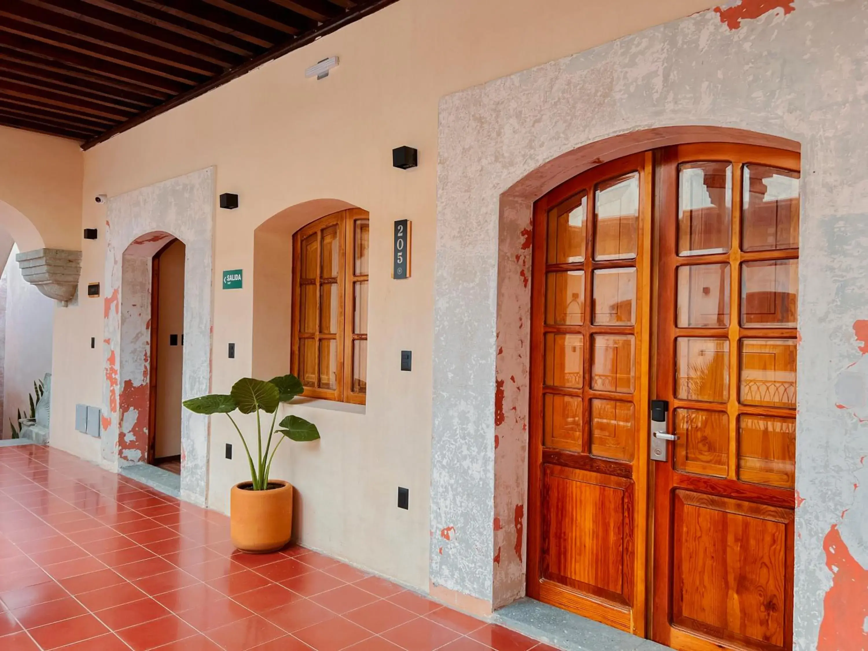 Inner courtyard view in Sauvé Casa Boutique Inner courtyard view in Sauvé Casa Boutique