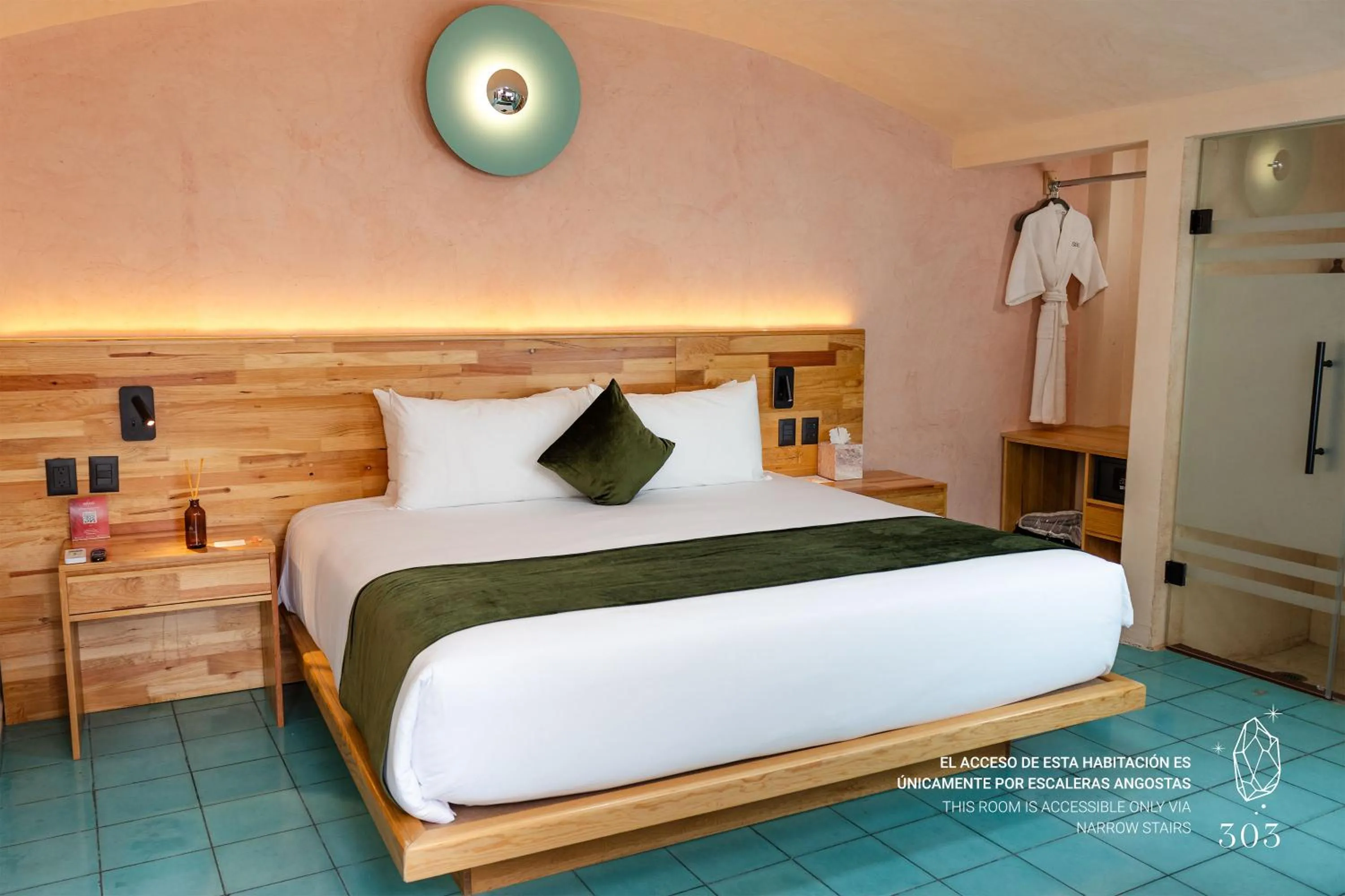 Photo of the whole room, Bed in Sauvé Casa Boutique