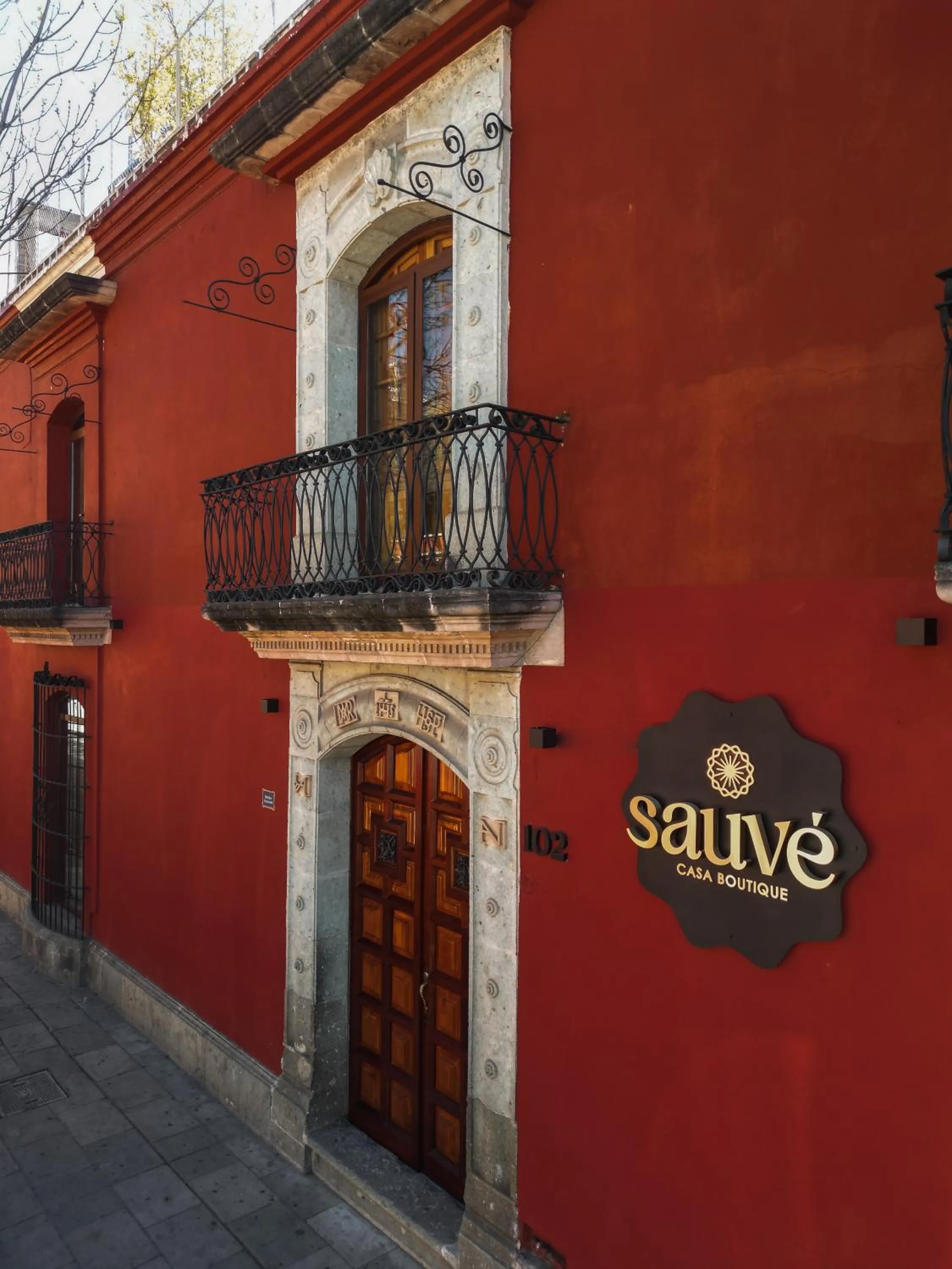 Facade/entrance in Sauvé Casa Boutique