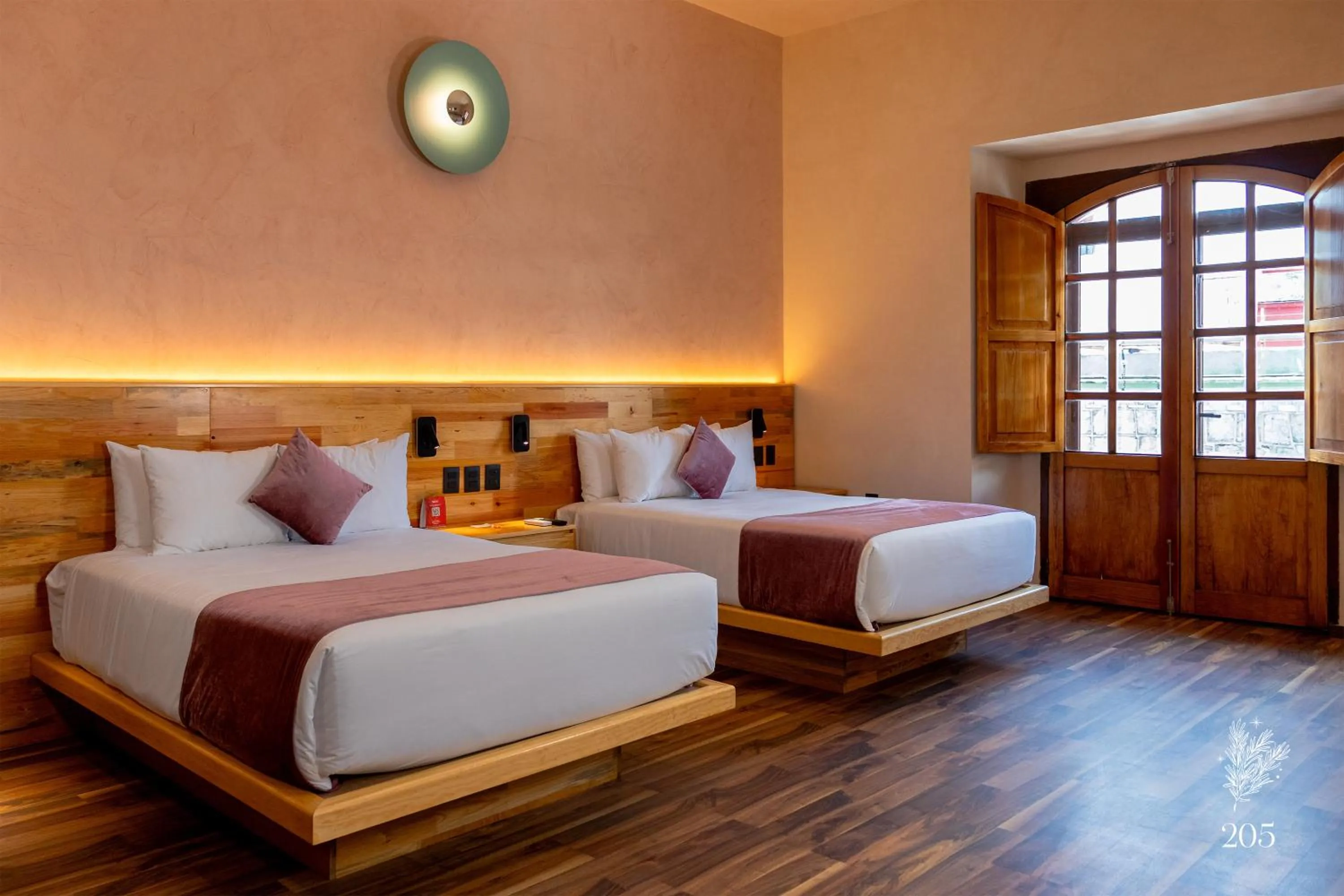 Photo of the whole room, Bed in Sauvé Casa Boutique