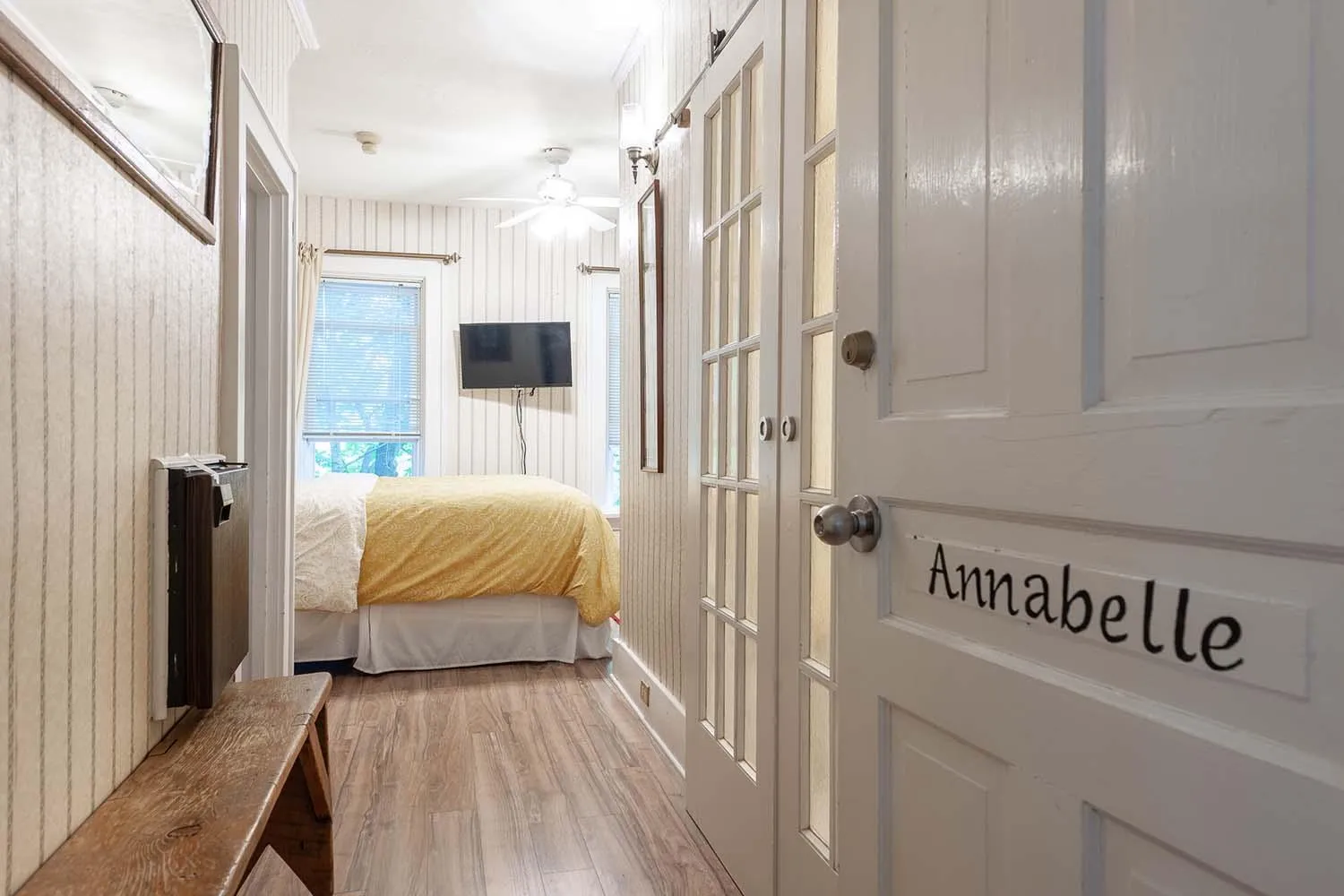 Bed in Stone Maiden Inn