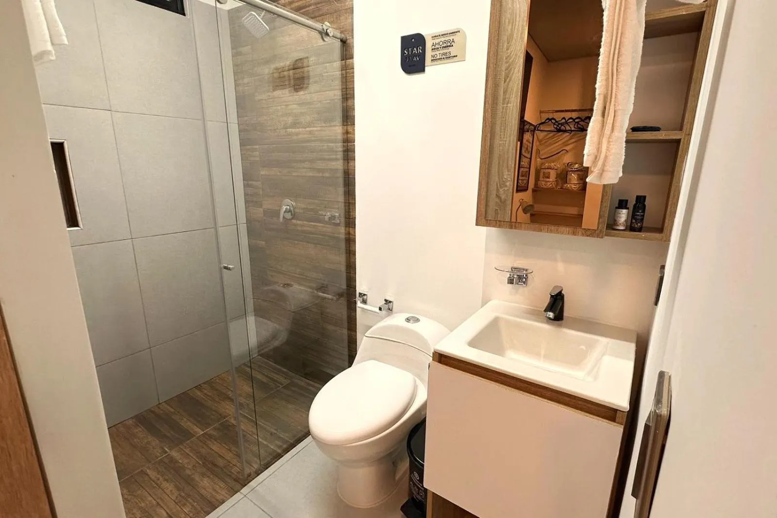 Shower in Star AV 37 HOTEL