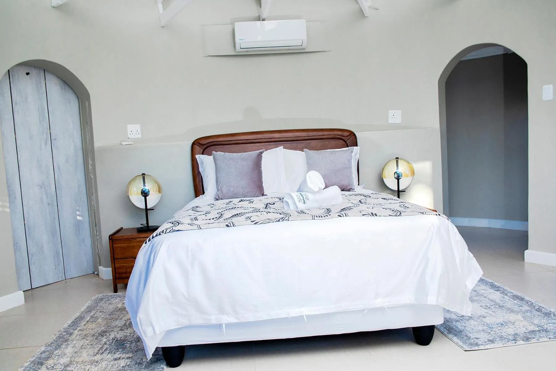 Bed in Positano Boutique Hotel