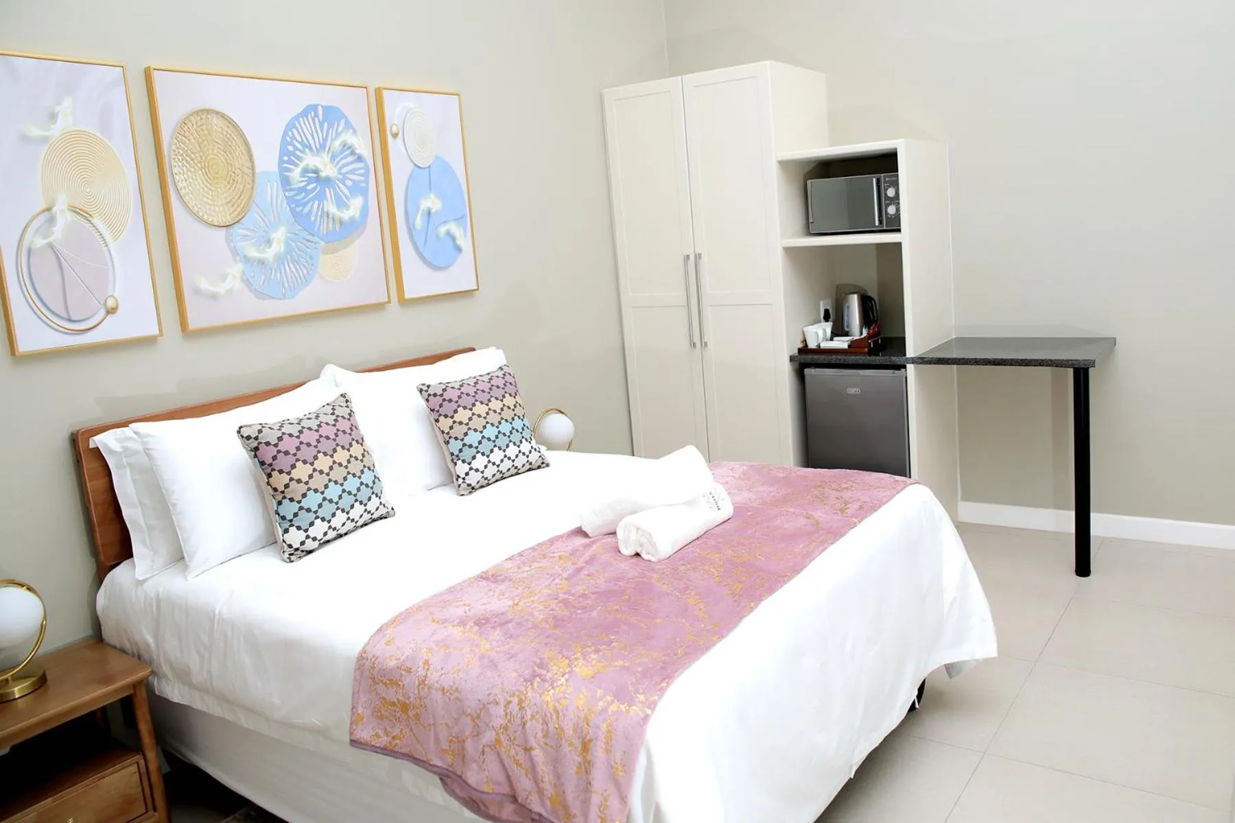 Bed in Positano Boutique Hotel
