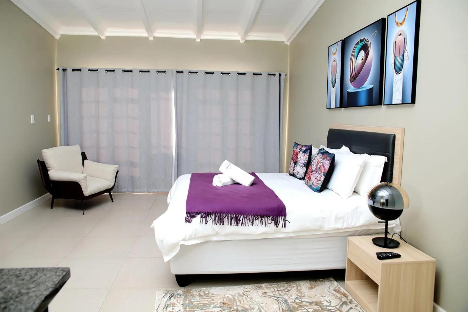 Bed in Positano Boutique Hotel