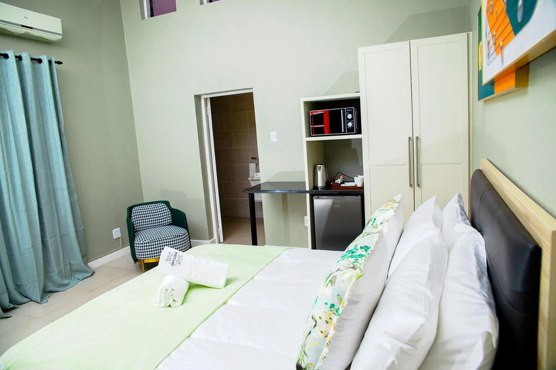 Bed in Positano Boutique Hotel