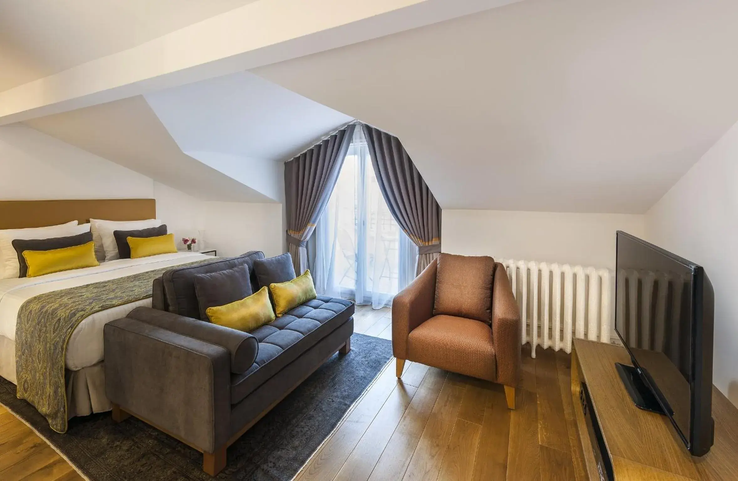 Attic in Nevv Bosphorus Hotel & Suites Attic in Nevv Bosphorus Hotel & Suites