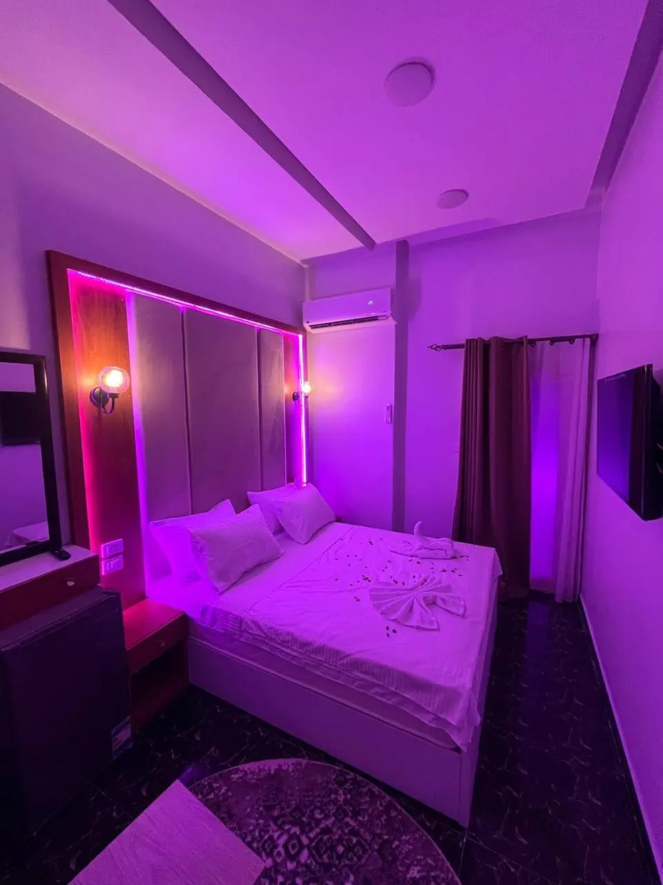 Communal lounge/ TV room, Bed in Future Hostel