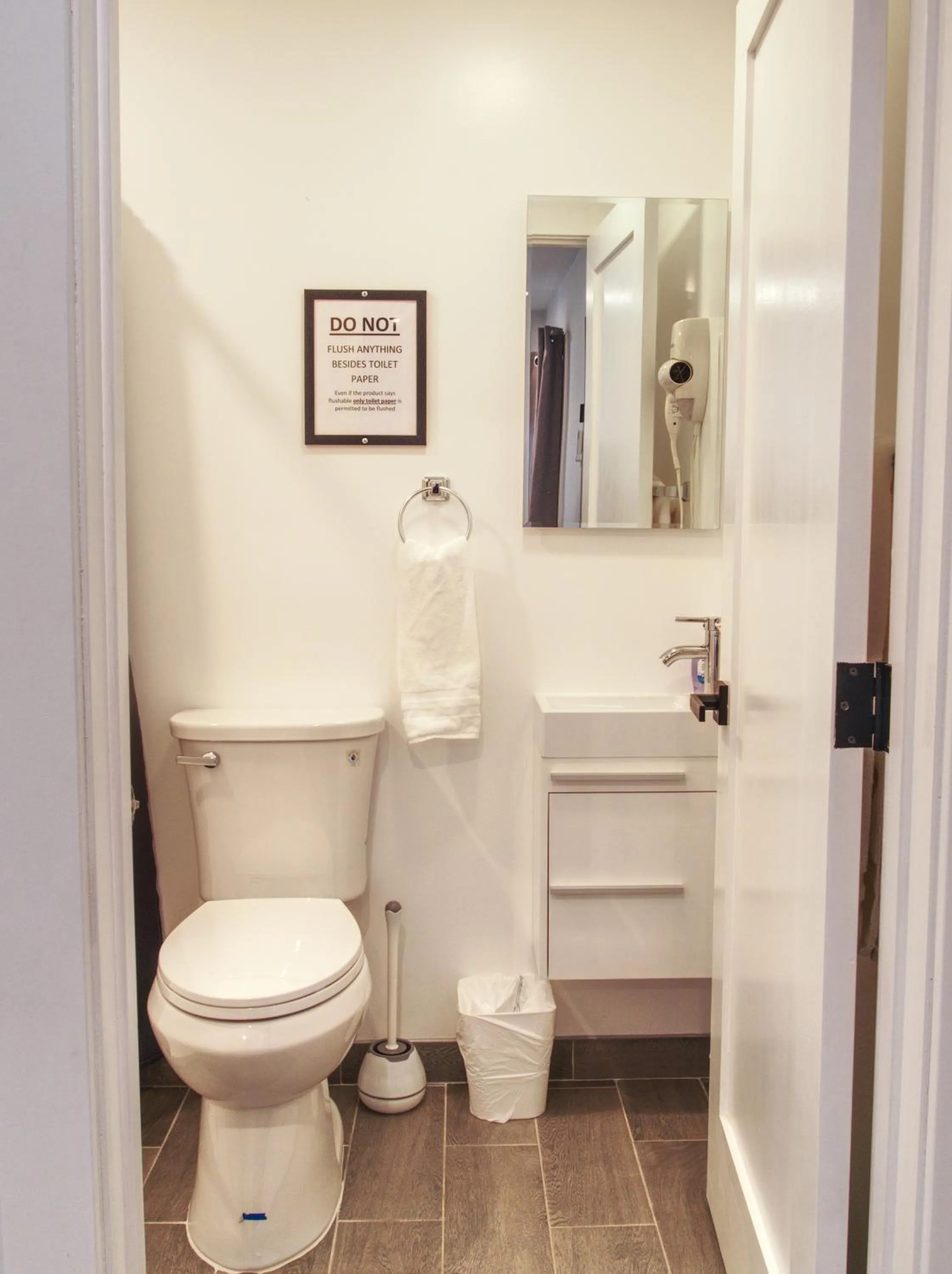 Bathroom in Vermont Suites