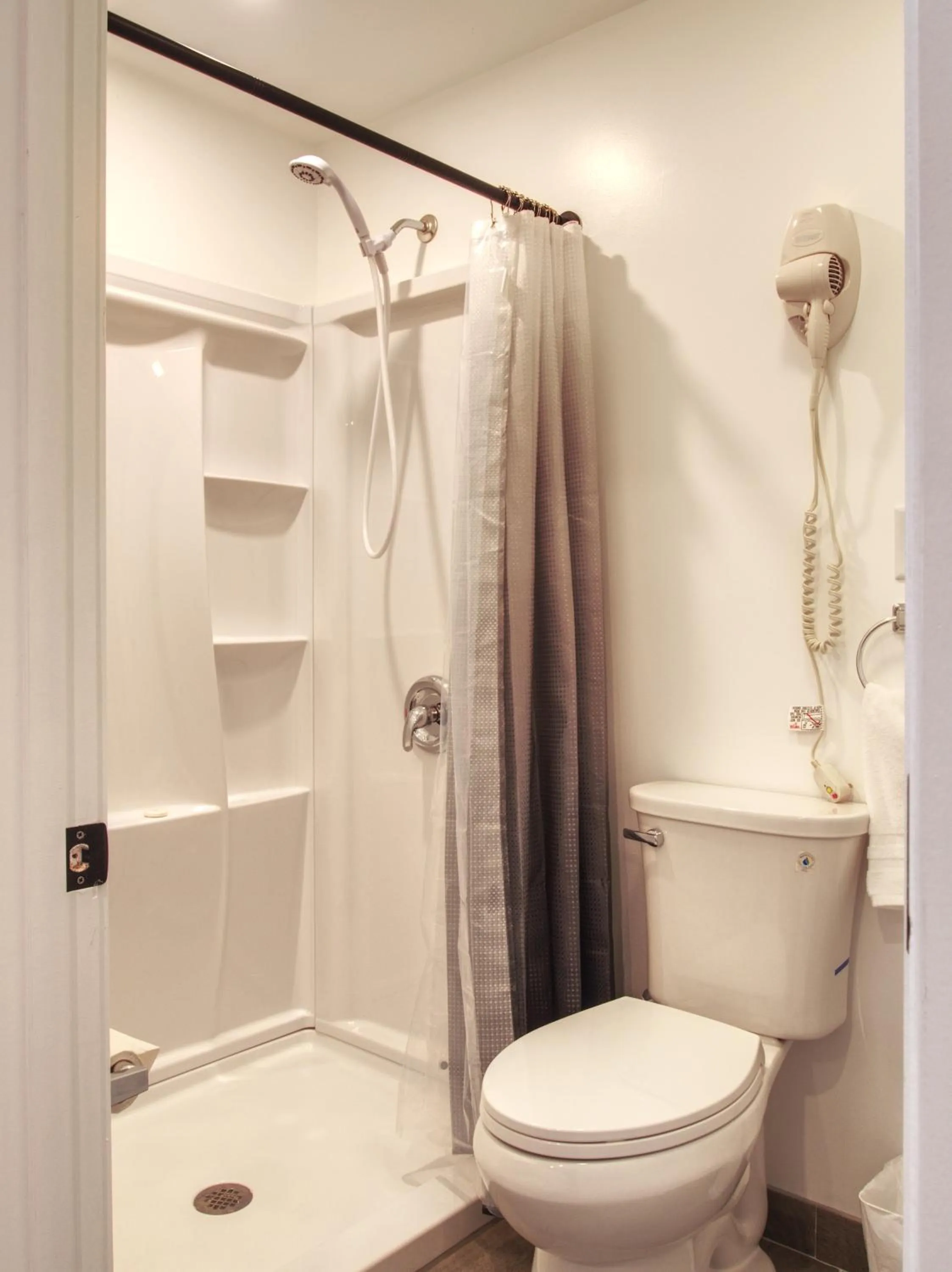 Shower in Vermont Suites