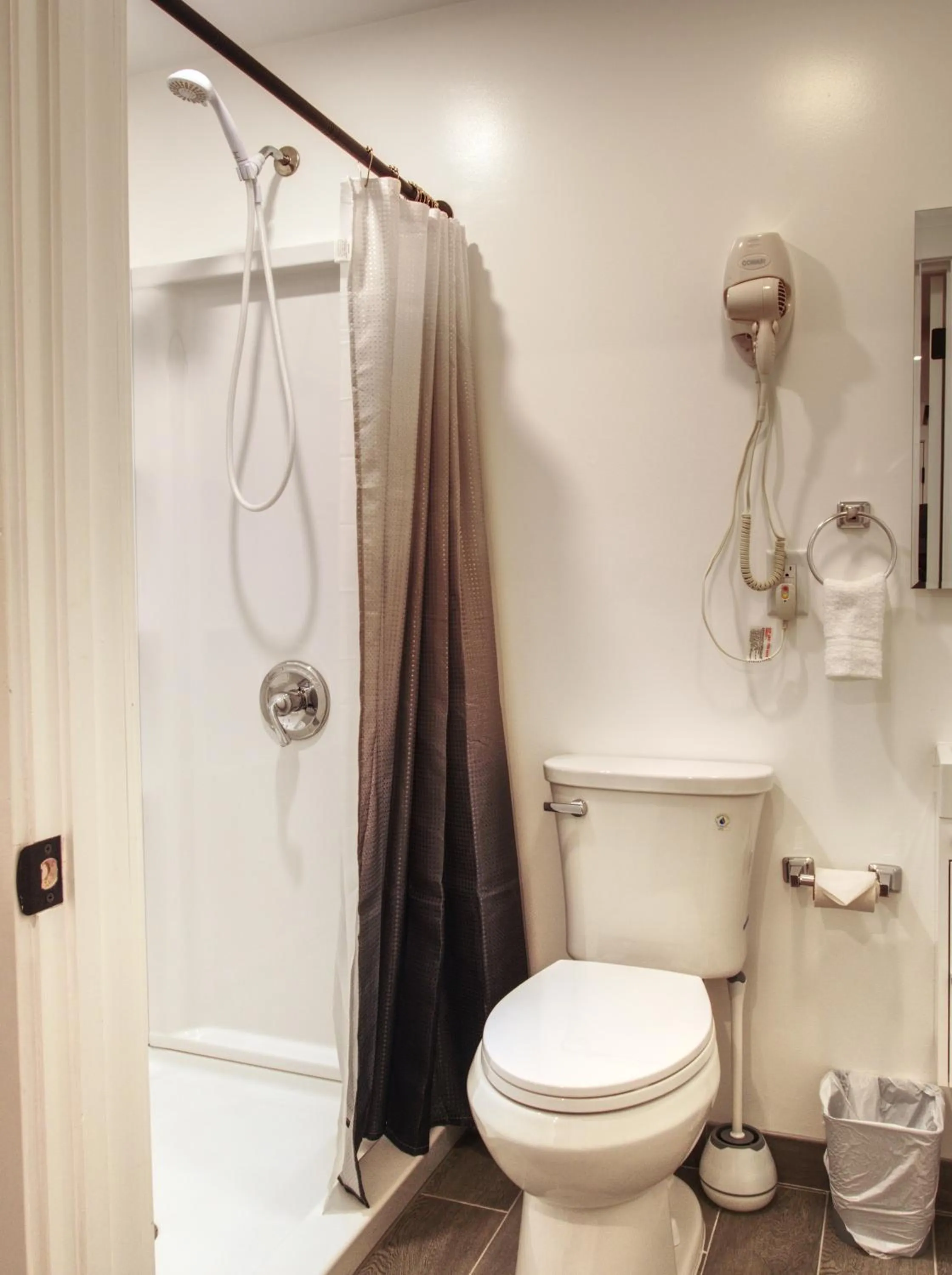 Bathroom in Vermont Suites