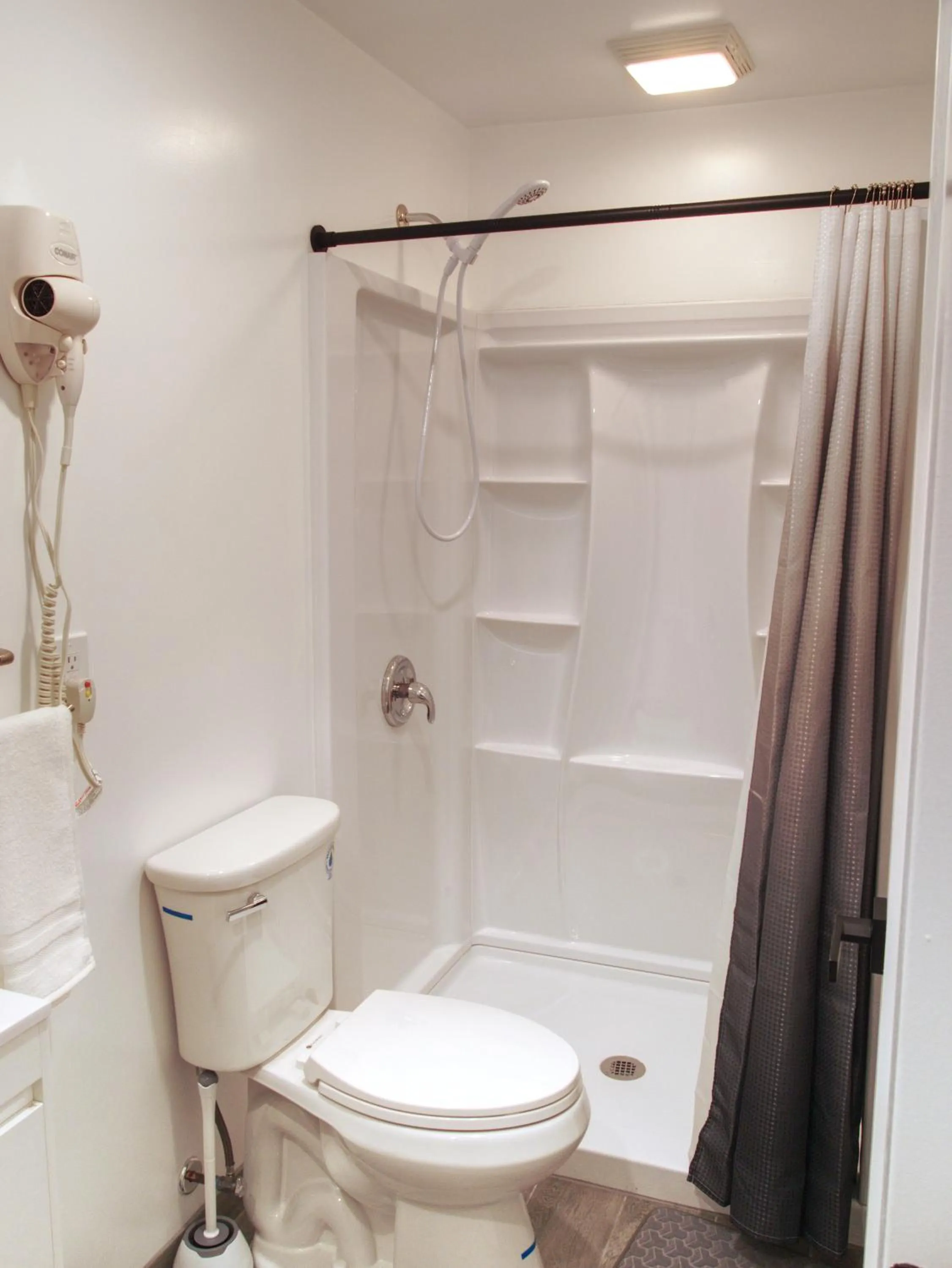 Bathroom in Vermont Suites