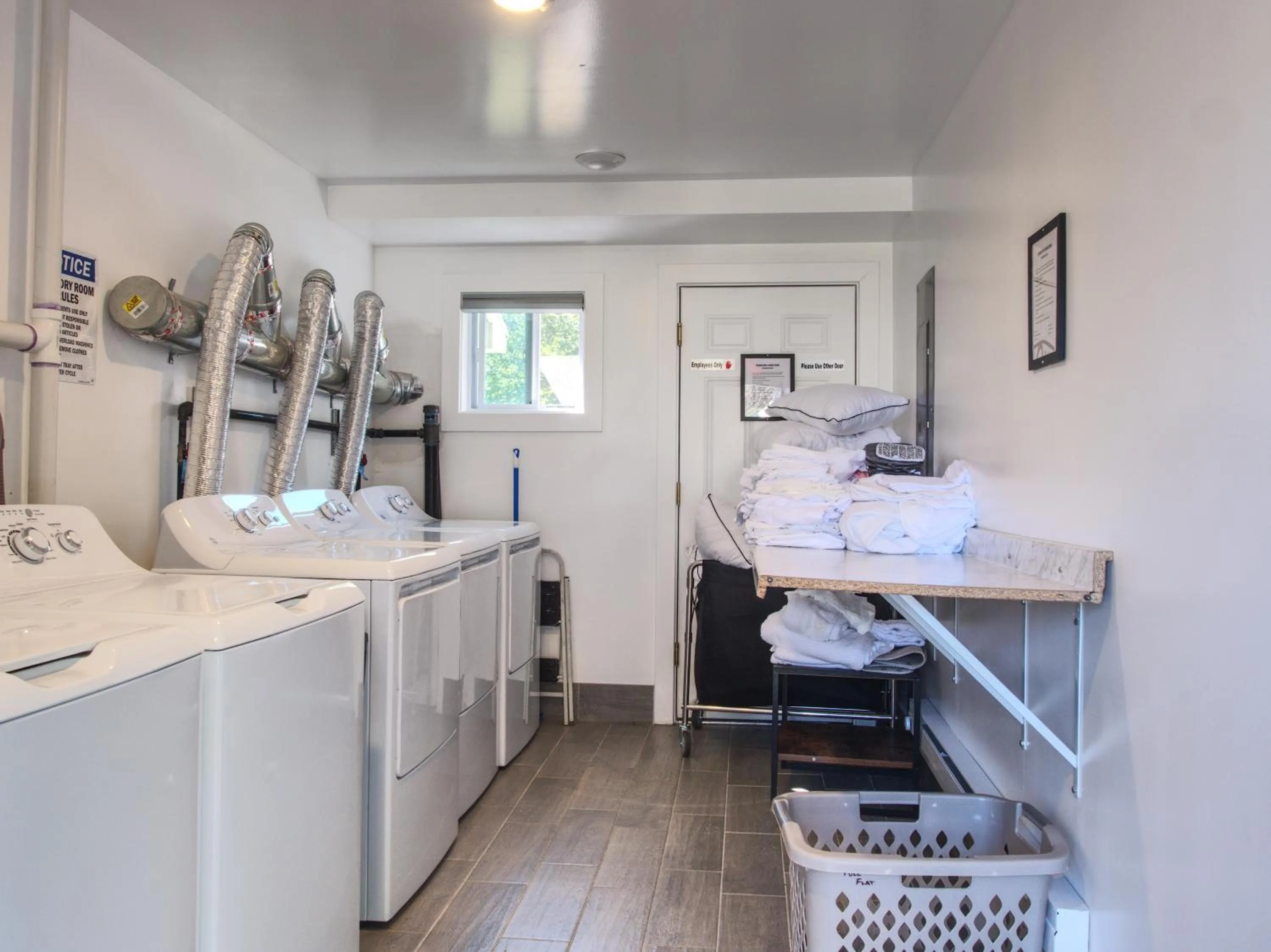 washing machine in Vermont Suites