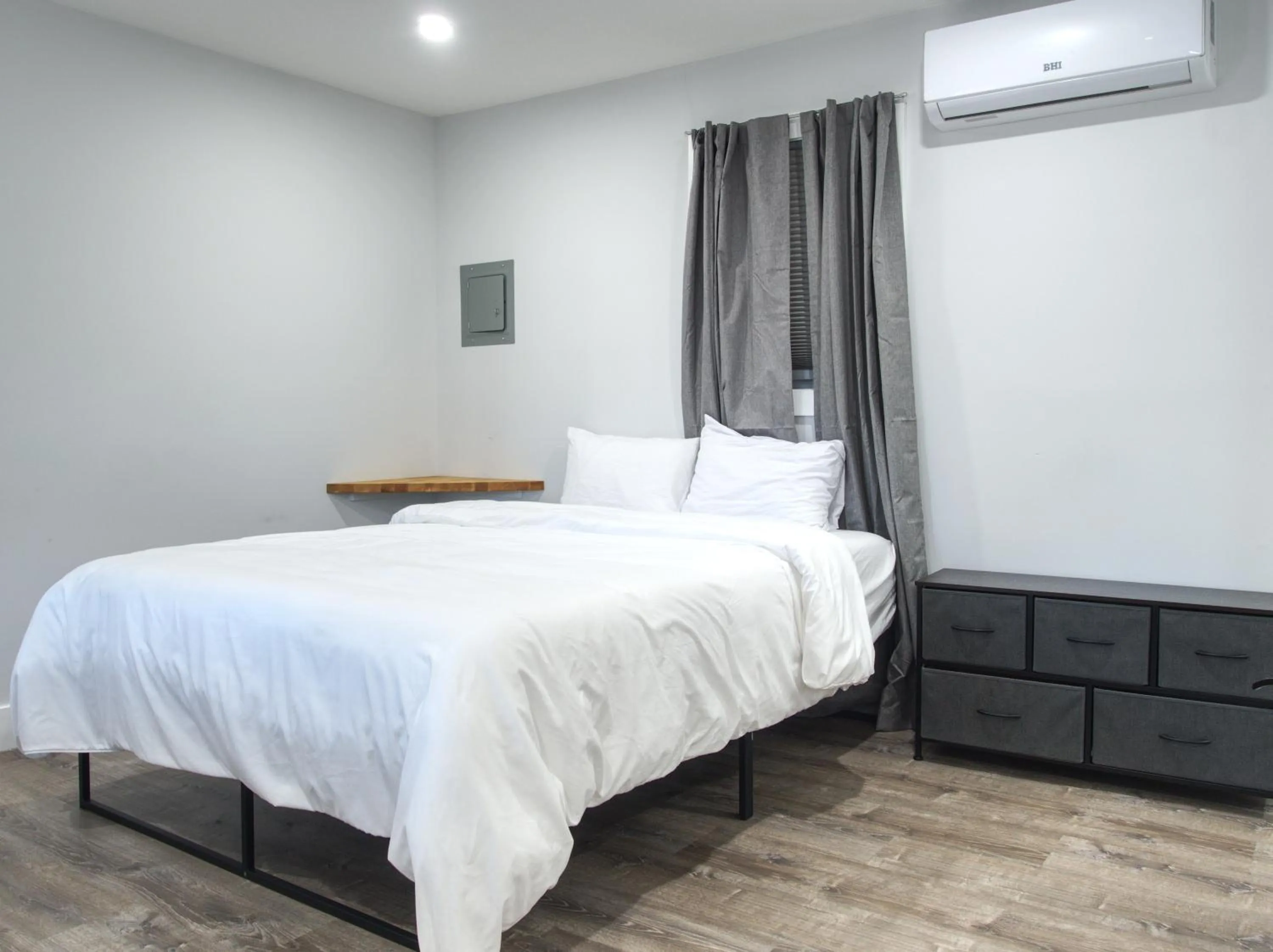 Bed in Vermont Suites