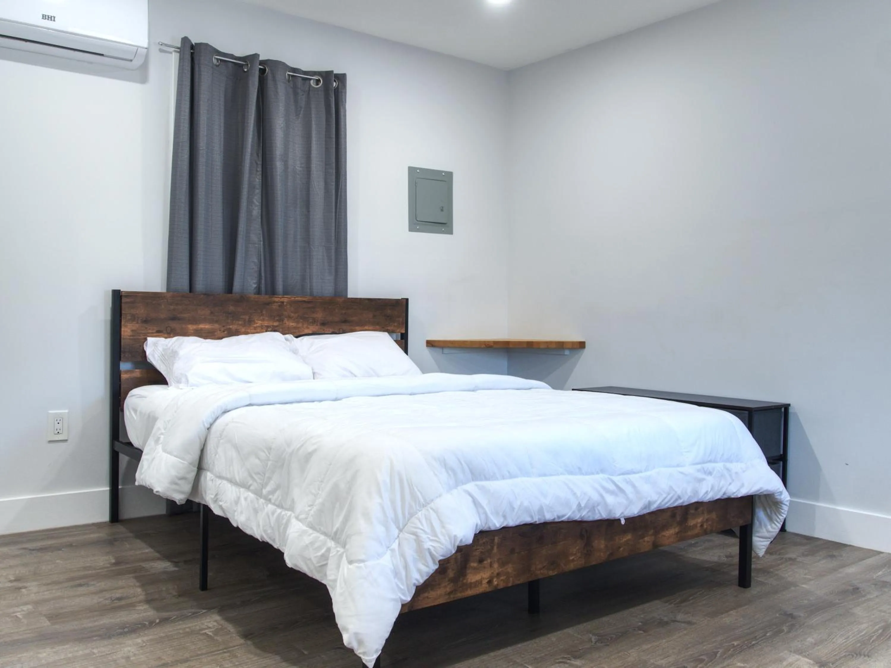 Bed in Vermont Suites