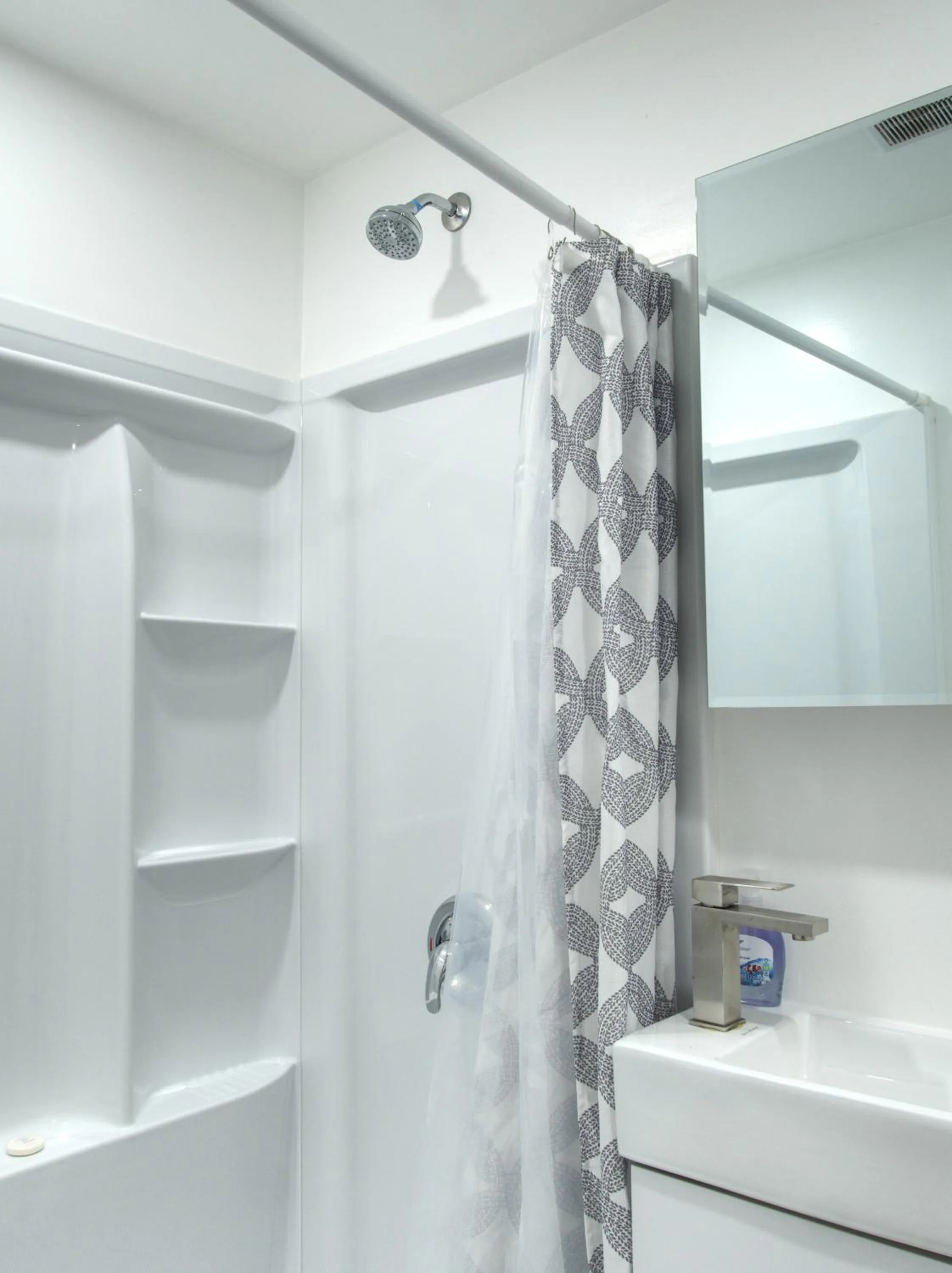 Shower in Vermont Suites