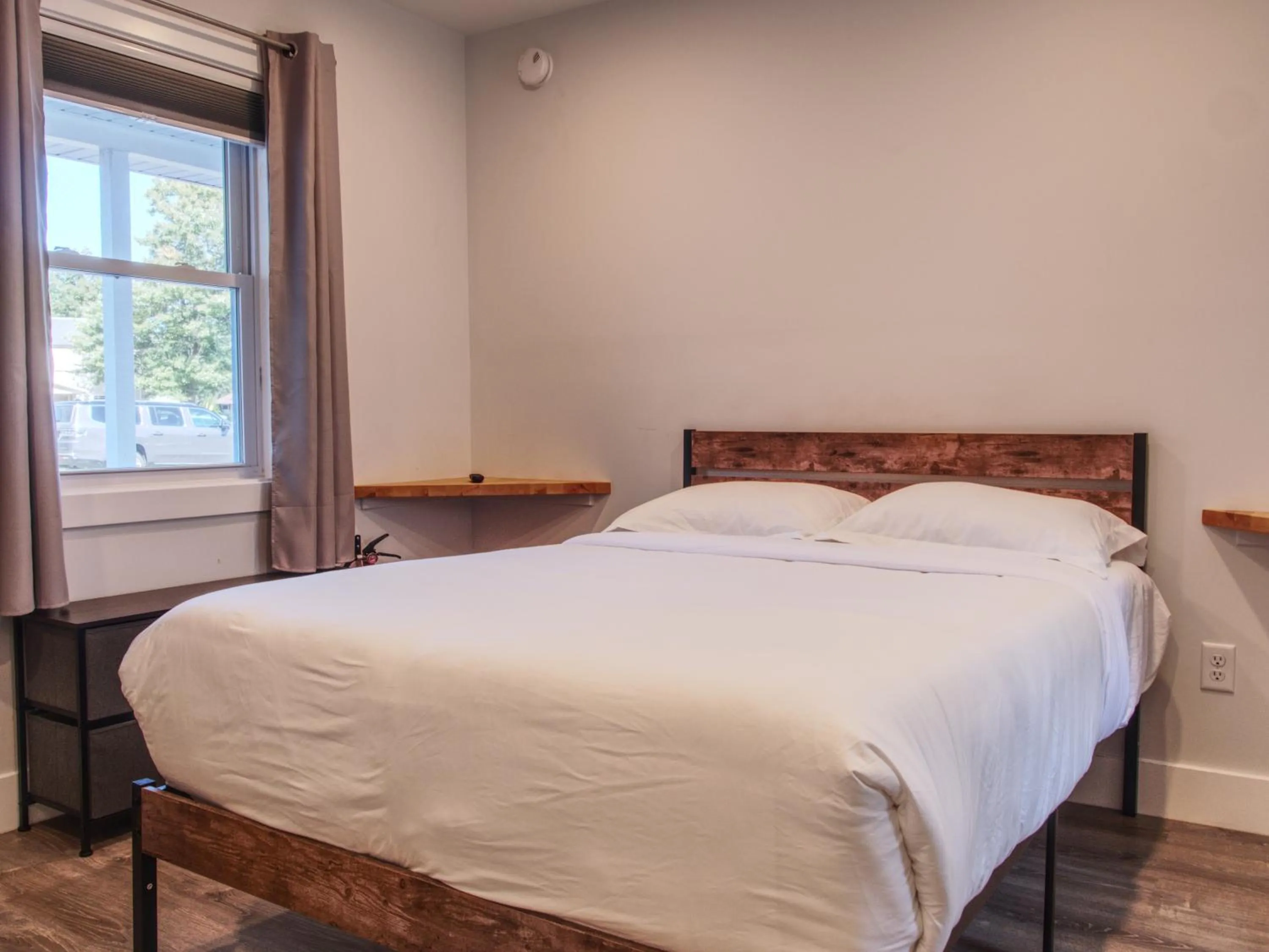 Bed in Vermont Suites