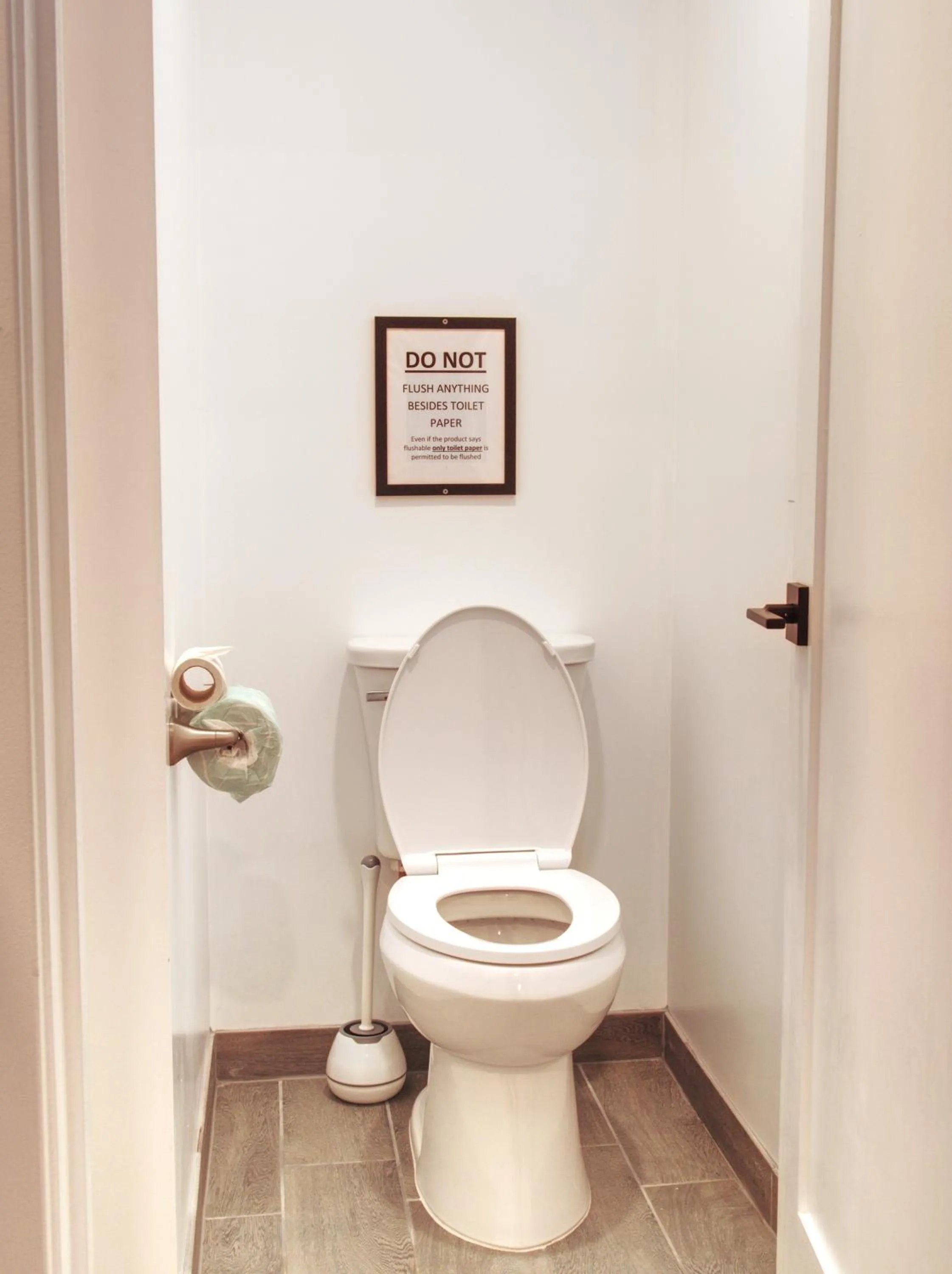 Bathroom in Vermont Suites